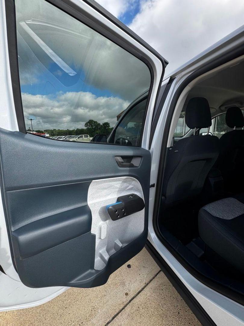 2026 White Metallic /Navy Pier/Aspen Gray Ford Maverick XLT (3FTTW8H35TR) with an 2.5L I-4 Hybrid engine, CVT transmission, located at 1105 E Mulberry, Kaufman, TX, 75142, (972) 962-2151, 32.589550, -96.300926 - 2.5L I-4 Hybrid.<br>Space White Metallic 2026 Ford Maverick 4D Crew Cab XLT FWD CVT 2.5L I-4 Hybrid 42/35 City/Highway MPG<br><br>42/35 City/Highway MPG - Photo#22