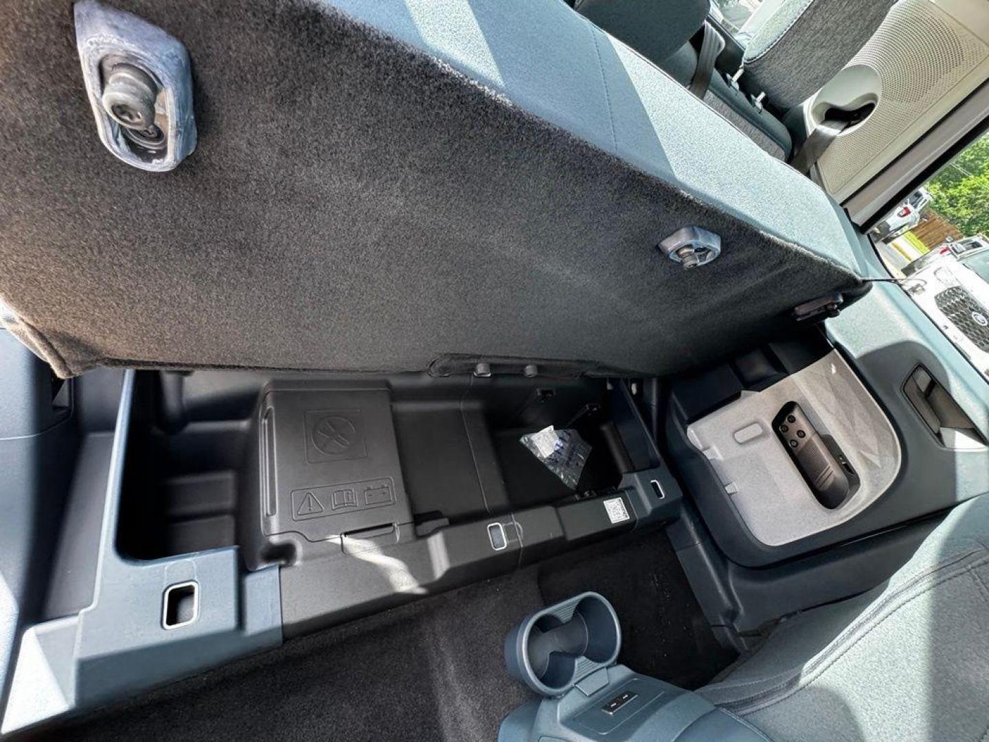 2026 White Metallic /Navy Pier/Aspen Gray Ford Maverick XLT (3FTTW8H35TR) with an 2.5L I-4 Hybrid engine, CVT transmission, located at 1105 E Mulberry, Kaufman, TX, 75142, (972) 962-2151, 32.589550, -96.300926 - 2.5L I-4 Hybrid.<br>Space White Metallic 2026 Ford Maverick 4D Crew Cab XLT FWD CVT 2.5L I-4 Hybrid 42/35 City/Highway MPG<br><br>42/35 City/Highway MPG - Photo#23
