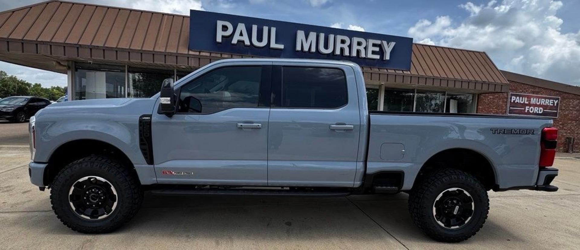 2026 Gray Metallic /Black Onyx Ford F-250SD Lariat (1FT8W2BM7TE) with an 6.7L High Output Power Stroke V8 Diesel engine, Automatic transmission, located at 1105 E Mulberry, Kaufman, TX, 75142, (972) 962-2151, 32.589550, -96.300926 - $5,707 off MSRP!<br><br>4WD.<br>Glacier Gray Metallic Tri-Coat 2026 Ford F-250SD 4D Crew Cab Lariat 4WD 10-Speed Automatic 6.7L High Output Power Stroke V8 Diesel Price includes: $1000 - Retail Customer Cash. Exp. 09/30/2026- Photo#0