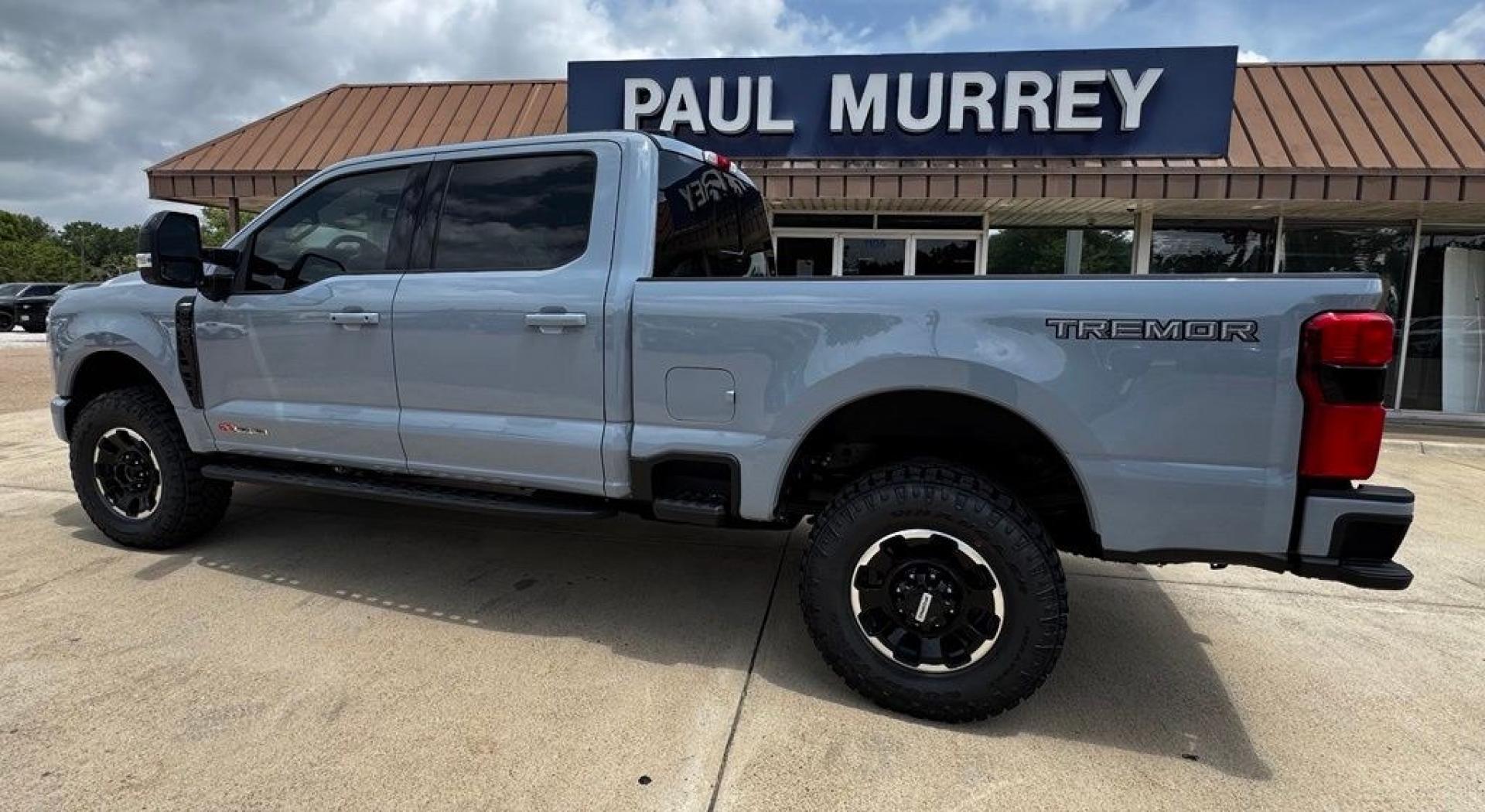 2026 Gray Metallic /Black Onyx Ford F-250SD Lariat (1FT8W2BM7TE) with an 6.7L High Output Power Stroke V8 Diesel engine, Automatic transmission, located at 1105 E Mulberry, Kaufman, TX, 75142, (972) 962-2151, 32.589550, -96.300926 - $5,707 off MSRP!<br><br>4WD.<br>Glacier Gray Metallic Tri-Coat 2026 Ford F-250SD 4D Crew Cab Lariat 4WD 10-Speed Automatic 6.7L High Output Power Stroke V8 Diesel Price includes: $1000 - Retail Customer Cash. Exp. 09/30/2026- Photo#2