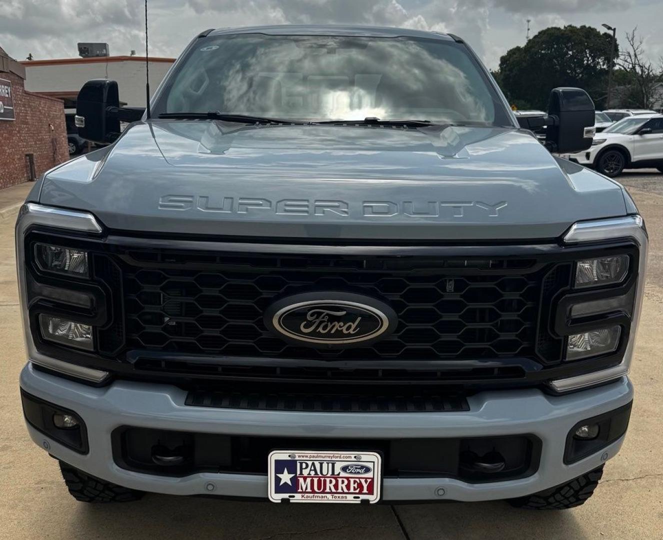 2026 Gray Metallic /Black Onyx Ford F-250SD Lariat (1FT8W2BM7TE) with an 6.7L High Output Power Stroke V8 Diesel engine, Automatic transmission, located at 1105 E Mulberry, Kaufman, TX, 75142, (972) 962-2151, 32.589550, -96.300926 - $5,707 off MSRP!<br><br>4WD.<br>Glacier Gray Metallic Tri-Coat 2026 Ford F-250SD 4D Crew Cab Lariat 4WD 10-Speed Automatic 6.7L High Output Power Stroke V8 Diesel Price includes: $1000 - Retail Customer Cash. Exp. 09/30/2026- Photo#3