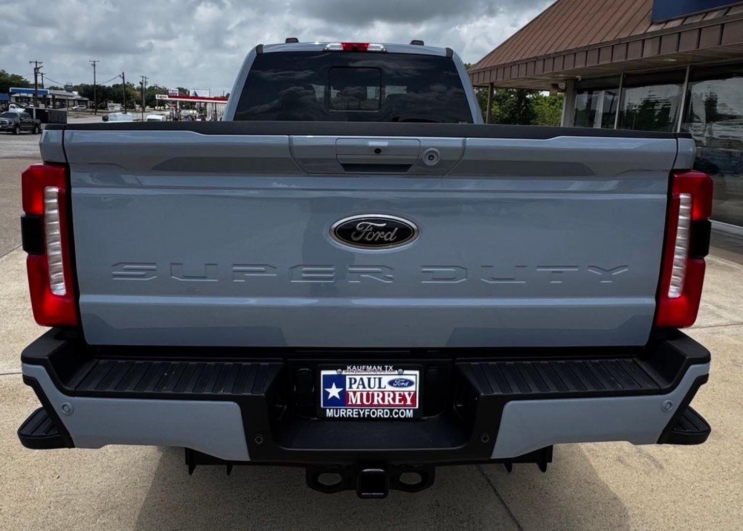 2026 Gray Metallic /Black Onyx Ford F-250SD Lariat (1FT8W2BM7TE) with an 6.7L High Output Power Stroke V8 Diesel engine, Automatic transmission, located at 1105 E Mulberry, Kaufman, TX, 75142, (972) 962-2151, 32.589550, -96.300926 - $5,707 off MSRP!<br><br>4WD.<br>Glacier Gray Metallic Tri-Coat 2026 Ford F-250SD 4D Crew Cab Lariat 4WD 10-Speed Automatic 6.7L High Output Power Stroke V8 Diesel Price includes: $1000 - Retail Customer Cash. Exp. 09/30/2026- Photo#4