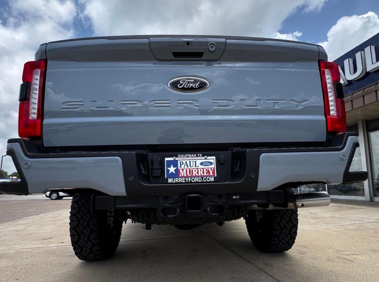 2026 Gray Metallic /Black Onyx Ford F-250SD Lariat (1FT8W2BM7TE) with an 6.7L High Output Power Stroke V8 Diesel engine, Automatic transmission, located at 1105 E Mulberry, Kaufman, TX, 75142, (972) 962-2151, 32.589550, -96.300926 - $5,707 off MSRP!<br><br>4WD.<br>Glacier Gray Metallic Tri-Coat 2026 Ford F-250SD 4D Crew Cab Lariat 4WD 10-Speed Automatic 6.7L High Output Power Stroke V8 Diesel Price includes: $1000 - Retail Customer Cash. Exp. 09/30/2026- Photo#5