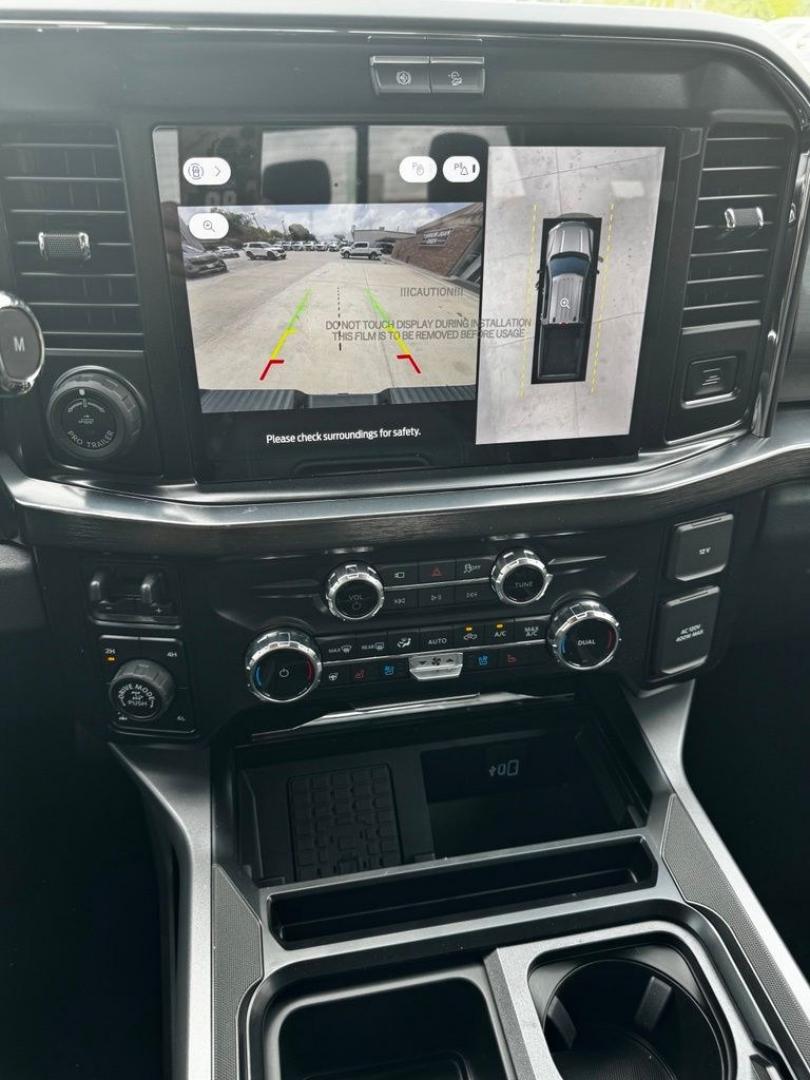2026 Gray Metallic /Black Onyx Ford F-250SD Lariat (1FT8W2BM7TE) with an 6.7L High Output Power Stroke V8 Diesel engine, Automatic transmission, located at 1105 E Mulberry, Kaufman, TX, 75142, (972) 962-2151, 32.589550, -96.300926 - $5,707 off MSRP!<br><br>4WD.<br>Glacier Gray Metallic Tri-Coat 2026 Ford F-250SD 4D Crew Cab Lariat 4WD 10-Speed Automatic 6.7L High Output Power Stroke V8 Diesel Price includes: $1000 - Retail Customer Cash. Exp. 09/30/2026- Photo#14