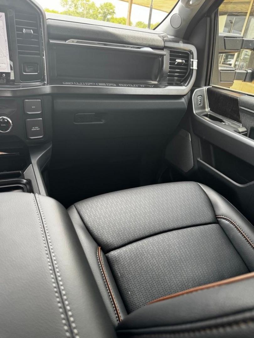 2026 Gray Metallic /Black Onyx Ford F-250SD Lariat (1FT8W2BM7TE) with an 6.7L High Output Power Stroke V8 Diesel engine, Automatic transmission, located at 1105 E Mulberry, Kaufman, TX, 75142, (972) 962-2151, 32.589550, -96.300926 - $5,707 off MSRP!<br><br>4WD.<br>Glacier Gray Metallic Tri-Coat 2026 Ford F-250SD 4D Crew Cab Lariat 4WD 10-Speed Automatic 6.7L High Output Power Stroke V8 Diesel Price includes: $1000 - Retail Customer Cash. Exp. 09/30/2026- Photo#20