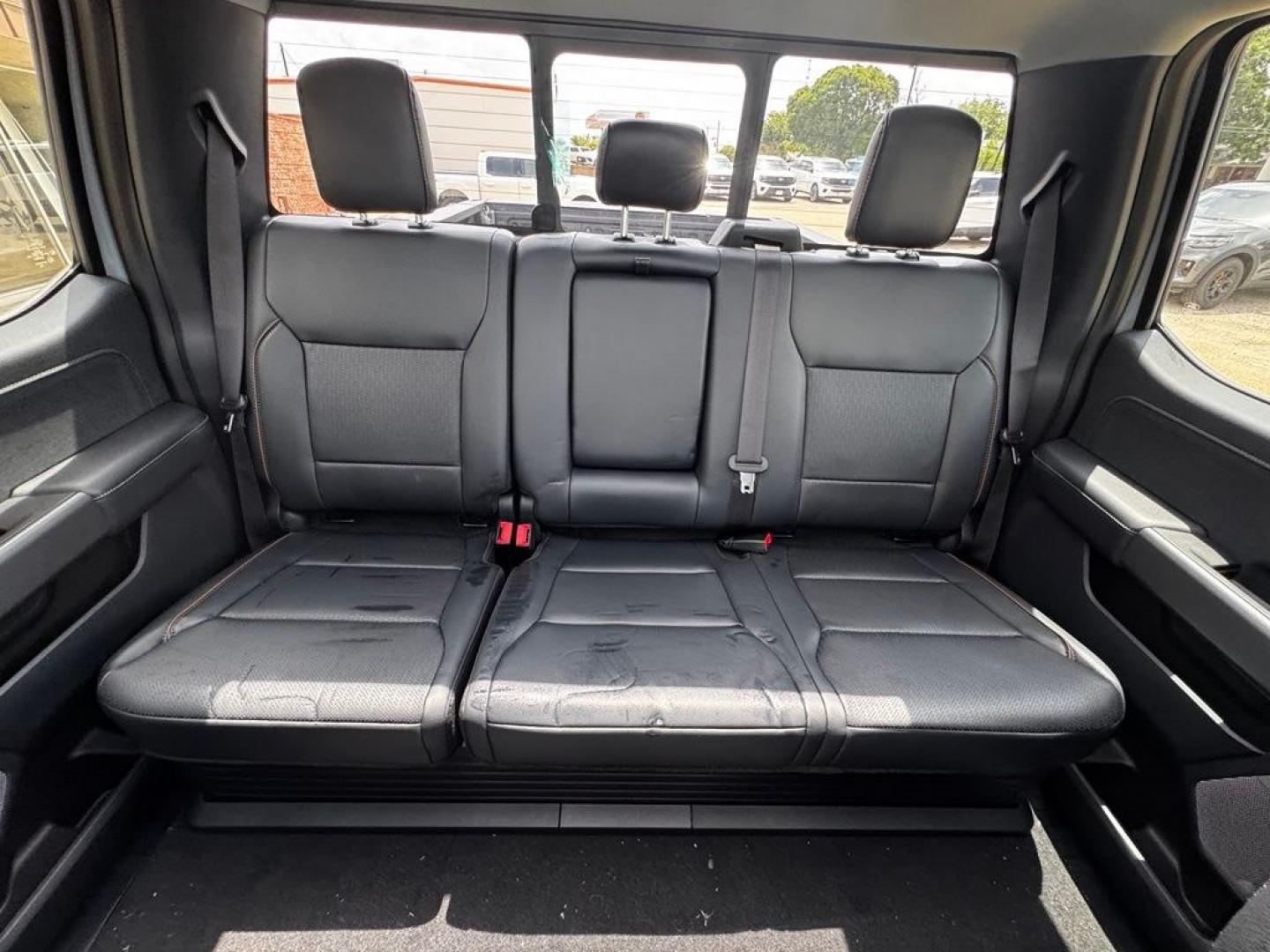 2026 Gray Metallic /Black Onyx Ford F-250SD Lariat (1FT8W2BM7TE) with an 6.7L High Output Power Stroke V8 Diesel engine, Automatic transmission, located at 1105 E Mulberry, Kaufman, TX, 75142, (972) 962-2151, 32.589550, -96.300926 - $5,707 off MSRP!<br><br>4WD.<br>Glacier Gray Metallic Tri-Coat 2026 Ford F-250SD 4D Crew Cab Lariat 4WD 10-Speed Automatic 6.7L High Output Power Stroke V8 Diesel Price includes: $1000 - Retail Customer Cash. Exp. 09/30/2026- Photo#22