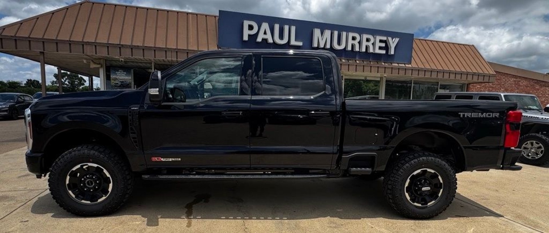 2026 Black Metallic /Black Onyx Ford F-250SD Lariat (1FT8W2BM5TE) with an 6.7L High Output Power Stroke V8 Diesel engine, Automatic transmission, located at 1105 E Mulberry, Kaufman, TX, 75142, (972) 962-2151, 32.589550, -96.300926 - $5,618 off MSRP!<br><br>4WD.<br>Agate Black Metallic 2026 Ford F-250SD 4D Crew Cab Lariat 4WD 10-Speed Automatic 6.7L High Output Power Stroke V8 Diesel Price includes: $1000 - Retail Customer Cash. Exp. 09/30/2026- Photo#3