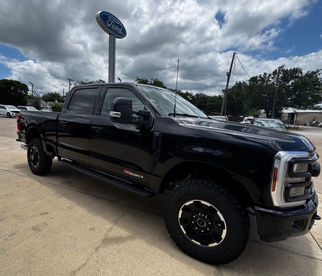 2026 Black Metallic /Black Onyx Ford F-250SD Lariat (1FT8W2BM5TE) with an 6.7L High Output Power Stroke V8 Diesel engine, Automatic transmission, located at 1105 E Mulberry, Kaufman, TX, 75142, (972) 962-2151, 32.589550, -96.300926 - $5,618 off MSRP!<br><br>4WD.<br>Agate Black Metallic 2026 Ford F-250SD 4D Crew Cab Lariat 4WD 10-Speed Automatic 6.7L High Output Power Stroke V8 Diesel Price includes: $1000 - Retail Customer Cash. Exp. 09/30/2026- Photo#11