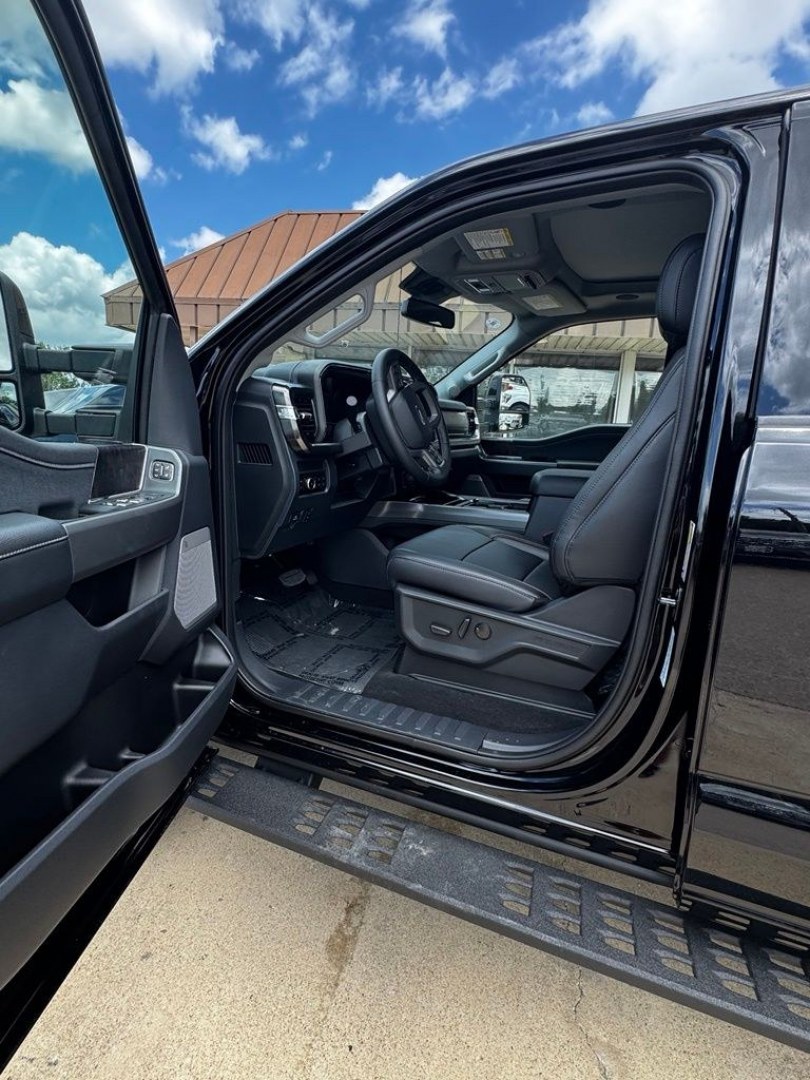 2026 Black Metallic /Black Onyx Ford F-250SD Lariat (1FT8W2BM5TE) with an 6.7L High Output Power Stroke V8 Diesel engine, Automatic transmission, located at 1105 E Mulberry, Kaufman, TX, 75142, (972) 962-2151, 32.589550, -96.300926 - $5,618 off MSRP!<br><br>4WD.<br>Agate Black Metallic 2026 Ford F-250SD 4D Crew Cab Lariat 4WD 10-Speed Automatic 6.7L High Output Power Stroke V8 Diesel Price includes: $1000 - Retail Customer Cash. Exp. 09/30/2026- Photo#12