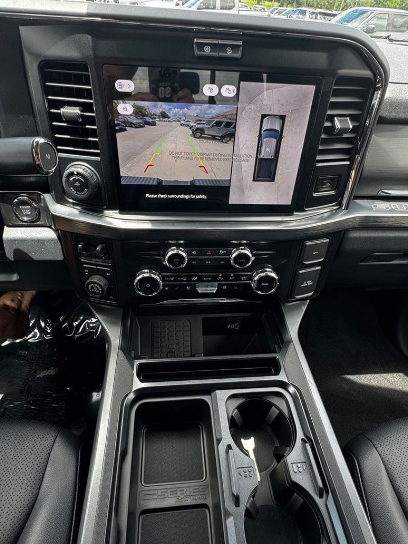 2026 Black Metallic /Black Onyx Ford F-250SD Lariat (1FT8W2BM5TE) with an 6.7L High Output Power Stroke V8 Diesel engine, Automatic transmission, located at 1105 E Mulberry, Kaufman, TX, 75142, (972) 962-2151, 32.589550, -96.300926 - $5,618 off MSRP!<br><br>4WD.<br>Agate Black Metallic 2026 Ford F-250SD 4D Crew Cab Lariat 4WD 10-Speed Automatic 6.7L High Output Power Stroke V8 Diesel Price includes: $1000 - Retail Customer Cash. Exp. 09/30/2026- Photo#16