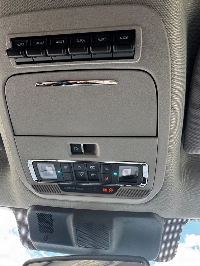 2026 Black Metallic /Black Onyx Ford F-250SD Lariat (1FT8W2BM5TE) with an 6.7L High Output Power Stroke V8 Diesel engine, Automatic transmission, located at 1105 E Mulberry, Kaufman, TX, 75142, (972) 962-2151, 32.589550, -96.300926 - $5,618 off MSRP!<br><br>4WD.<br>Agate Black Metallic 2026 Ford F-250SD 4D Crew Cab Lariat 4WD 10-Speed Automatic 6.7L High Output Power Stroke V8 Diesel Price includes: $1000 - Retail Customer Cash. Exp. 09/30/2026- Photo#20