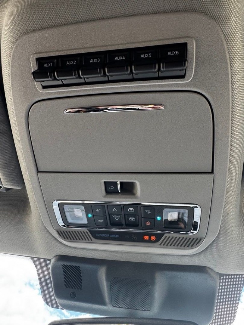 2026 Black Metallic /Black Onyx Ford F-250SD Lariat (1FT8W2BM5TE) with an 6.7L High Output Power Stroke V8 Diesel engine, Automatic transmission, located at 1105 E Mulberry, Kaufman, TX, 75142, (972) 962-2151, 32.589550, -96.300926 - $5,618 off MSRP!<br><br>4WD.<br>Agate Black Metallic 2026 Ford F-250SD 4D Crew Cab Lariat 4WD 10-Speed Automatic 6.7L High Output Power Stroke V8 Diesel Price includes: $1000 - Retail Customer Cash. Exp. 09/30/2026- Photo#22