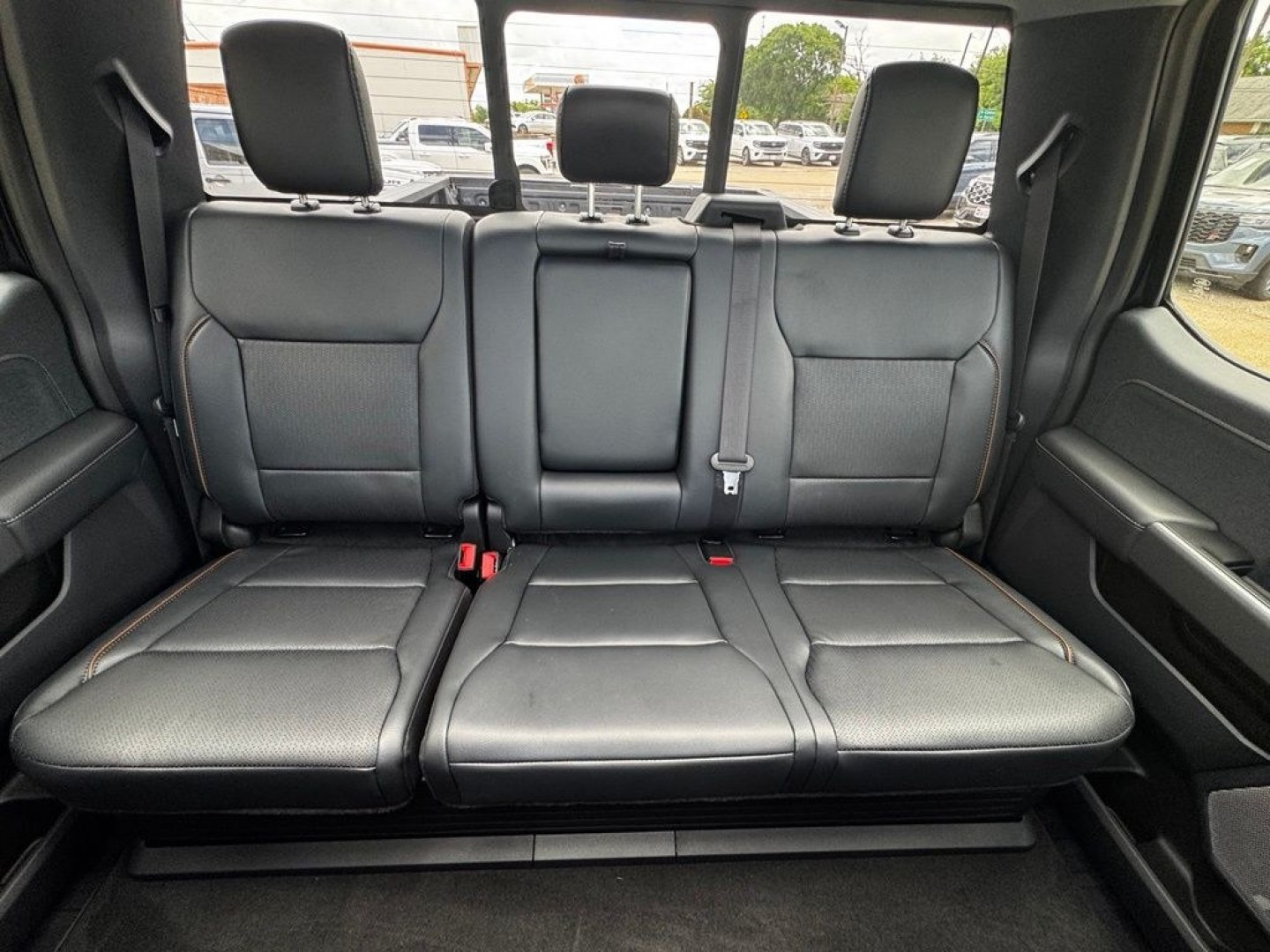 2026 Black Metallic /Black Onyx Ford F-250SD Lariat (1FT8W2BM5TE) with an 6.7L High Output Power Stroke V8 Diesel engine, Automatic transmission, located at 1105 E Mulberry, Kaufman, TX, 75142, (972) 962-2151, 32.589550, -96.300926 - $5,618 off MSRP!<br><br>4WD.<br>Agate Black Metallic 2026 Ford F-250SD 4D Crew Cab Lariat 4WD 10-Speed Automatic 6.7L High Output Power Stroke V8 Diesel Price includes: $1000 - Retail Customer Cash. Exp. 09/30/2026- Photo#25