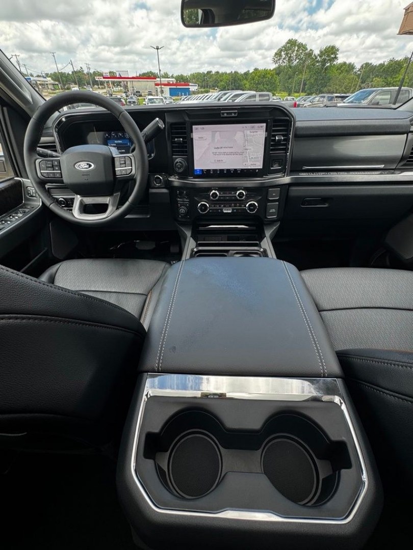 2026 Black Metallic /Black Onyx Ford F-250SD Lariat (1FT8W2BM5TE) with an 6.7L High Output Power Stroke V8 Diesel engine, Automatic transmission, located at 1105 E Mulberry, Kaufman, TX, 75142, (972) 962-2151, 32.589550, -96.300926 - $5,618 off MSRP!<br><br>4WD.<br>Agate Black Metallic 2026 Ford F-250SD 4D Crew Cab Lariat 4WD 10-Speed Automatic 6.7L High Output Power Stroke V8 Diesel Price includes: $1000 - Retail Customer Cash. Exp. 09/30/2026- Photo#27