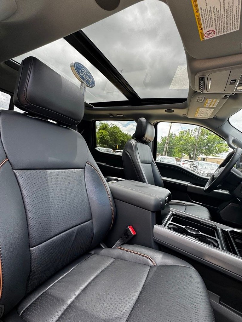 2026 Black Metallic /Black Onyx Ford F-250SD Lariat (1FT8W2BM5TE) with an 6.7L High Output Power Stroke V8 Diesel engine, Automatic transmission, located at 1105 E Mulberry, Kaufman, TX, 75142, (972) 962-2151, 32.589550, -96.300926 - $5,618 off MSRP!<br><br>4WD.<br>Agate Black Metallic 2026 Ford F-250SD 4D Crew Cab Lariat 4WD 10-Speed Automatic 6.7L High Output Power Stroke V8 Diesel Price includes: $1000 - Retail Customer Cash. Exp. 09/30/2026- Photo#33
