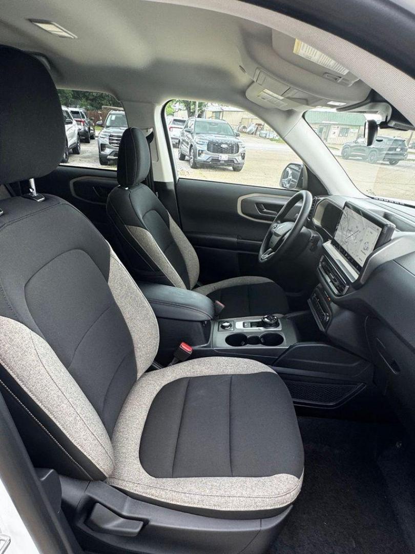 2026 Oxford White /Smoked Truffle Ford Bronco Sport Big Bend (3FMCR9BN5TR) with an 1.5L EcoBoost engine, Automatic transmission, located at 1105 E Mulberry, Kaufman, TX, 75142, (972) 962-2151, 32.589550, -96.300926 - Recent Arrival!<br><br><br>Oxford White 2026 Ford Bronco Sport 4D Sport Utility Big Bend 4WD 8-Speed Automatic 1.5L EcoBoost 25/30 City/Highway MPG<br><br>25/30 City/Highway MPG - Photo#23