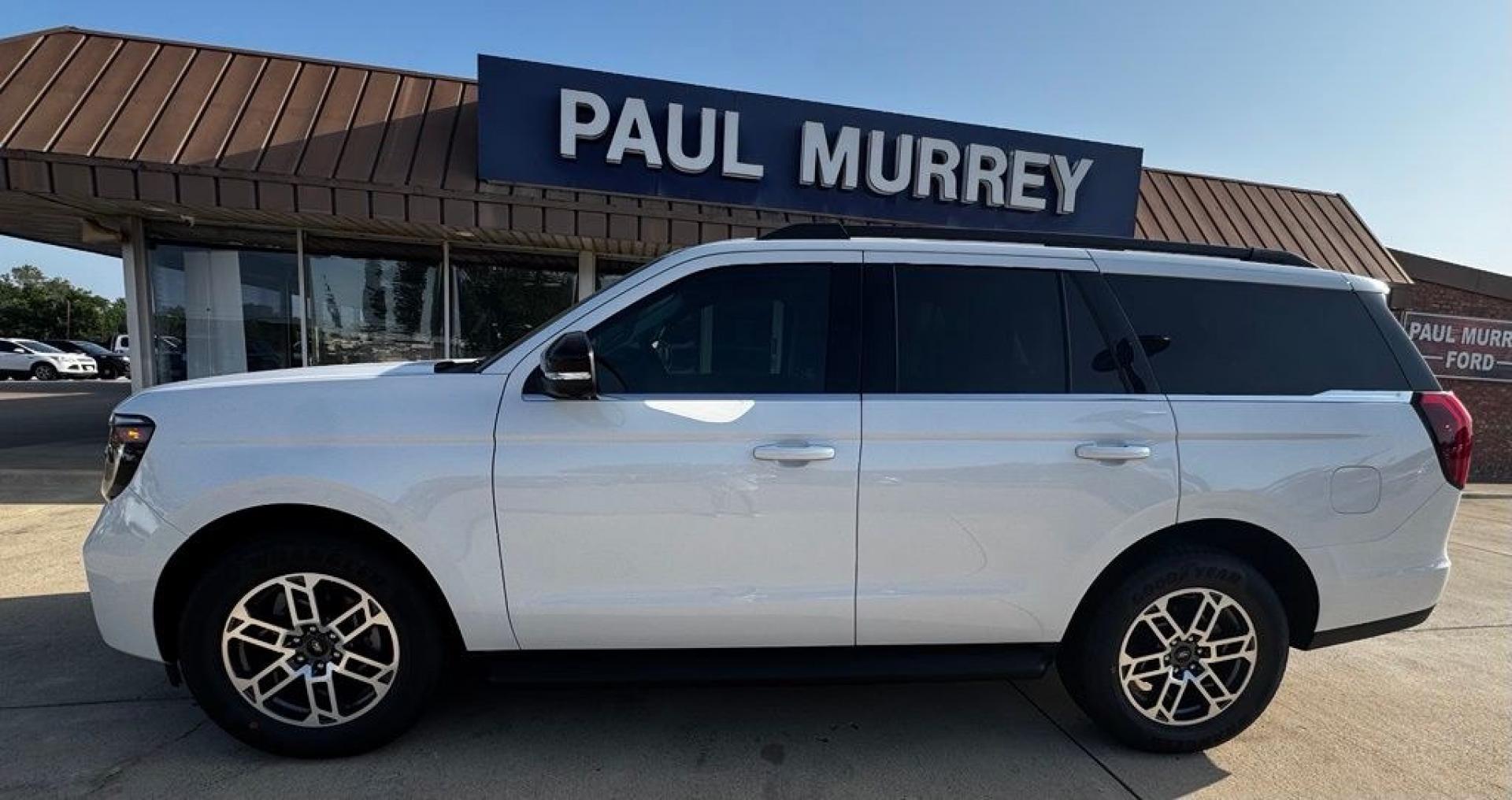 2026 White Metallic /Ultra Dark Space Gray Ford Expedition Active (1FMJU1H80TE) with an EcoBoost 3.5L V6 GTDi DOHC 24V Twin Turbocharged engine, Automatic transmission, located at 1105 E Mulberry, Kaufman, TX, 75142, (972) 962-2151, 32.589550, -96.300926 - White Metallic 2026 Ford Expedition 4D Sport Utility Active RWD 10-Speed Automatic EcoBoost 3.5L V6 GTDi DOHC 24V Twin Turbocharged- Photo#0