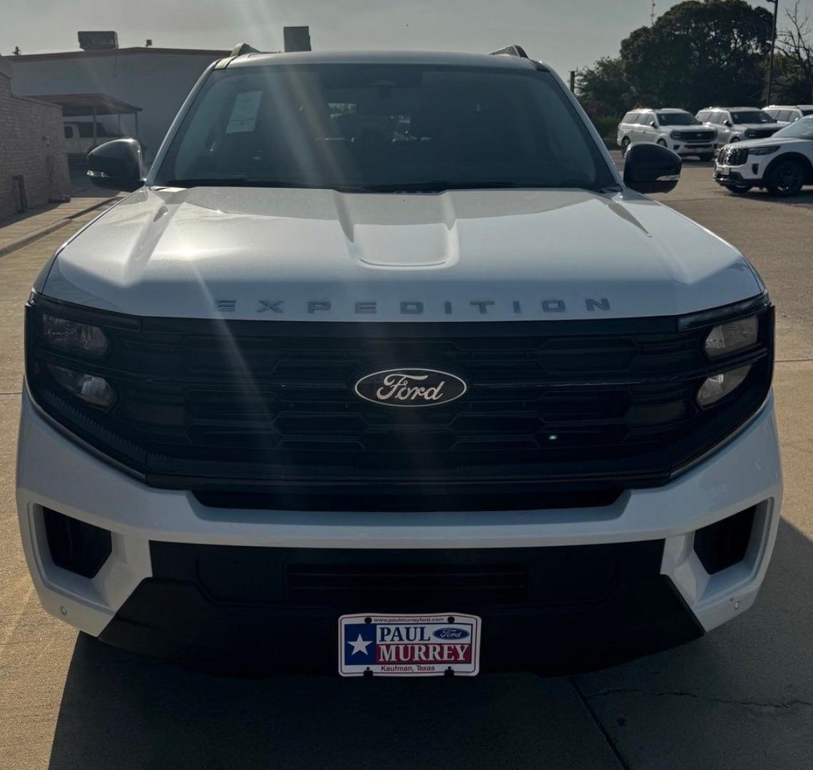 2026 White Metallic /Ultra Dark Space Gray Ford Expedition Active (1FMJU1H80TE) with an EcoBoost 3.5L V6 GTDi DOHC 24V Twin Turbocharged engine, Automatic transmission, located at 1105 E Mulberry, Kaufman, TX, 75142, (972) 962-2151, 32.589550, -96.300926 - White Metallic 2026 Ford Expedition 4D Sport Utility Active RWD 10-Speed Automatic EcoBoost 3.5L V6 GTDi DOHC 24V Twin Turbocharged- Photo#3