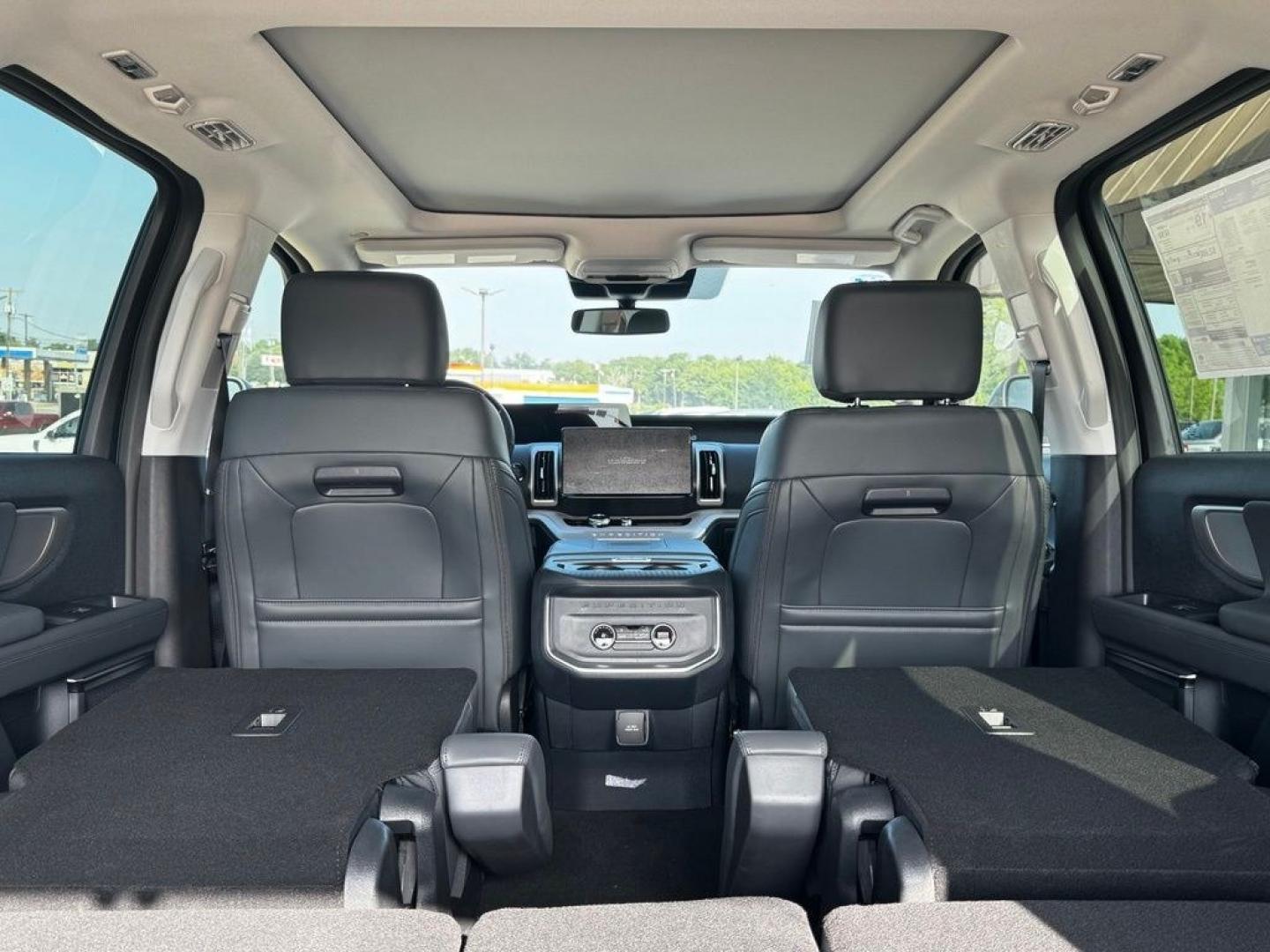 2026 White Metallic /Ultra Dark Space Gray Ford Expedition Active (1FMJU1H80TE) with an EcoBoost 3.5L V6 GTDi DOHC 24V Twin Turbocharged engine, Automatic transmission, located at 1105 E Mulberry, Kaufman, TX, 75142, (972) 962-2151, 32.589550, -96.300926 - White Metallic 2026 Ford Expedition 4D Sport Utility Active RWD 10-Speed Automatic EcoBoost 3.5L V6 GTDi DOHC 24V Twin Turbocharged- Photo#16