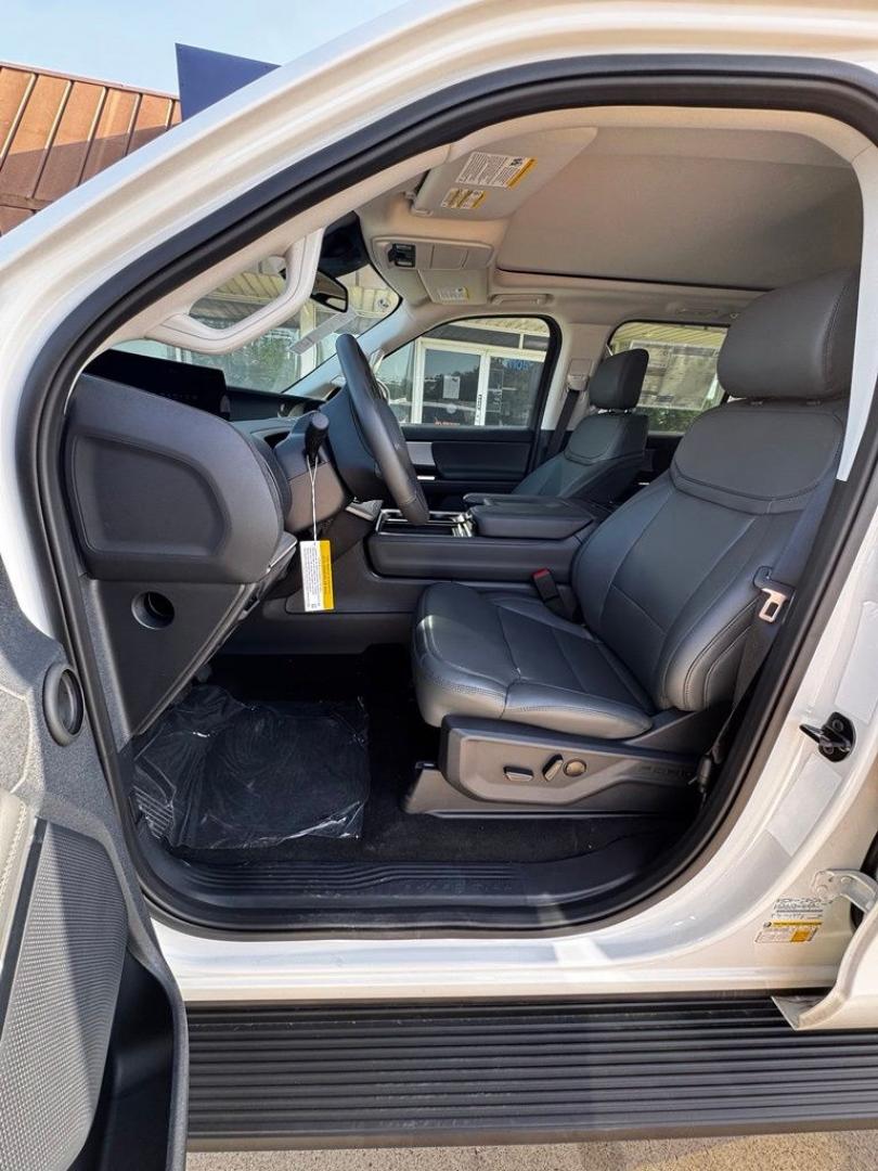 2026 White Metallic /Ultra Dark Space Gray Ford Expedition Active (1FMJU1H80TE) with an EcoBoost 3.5L V6 GTDi DOHC 24V Twin Turbocharged engine, Automatic transmission, located at 1105 E Mulberry, Kaufman, TX, 75142, (972) 962-2151, 32.589550, -96.300926 - White Metallic 2026 Ford Expedition 4D Sport Utility Active RWD 10-Speed Automatic EcoBoost 3.5L V6 GTDi DOHC 24V Twin Turbocharged- Photo#21