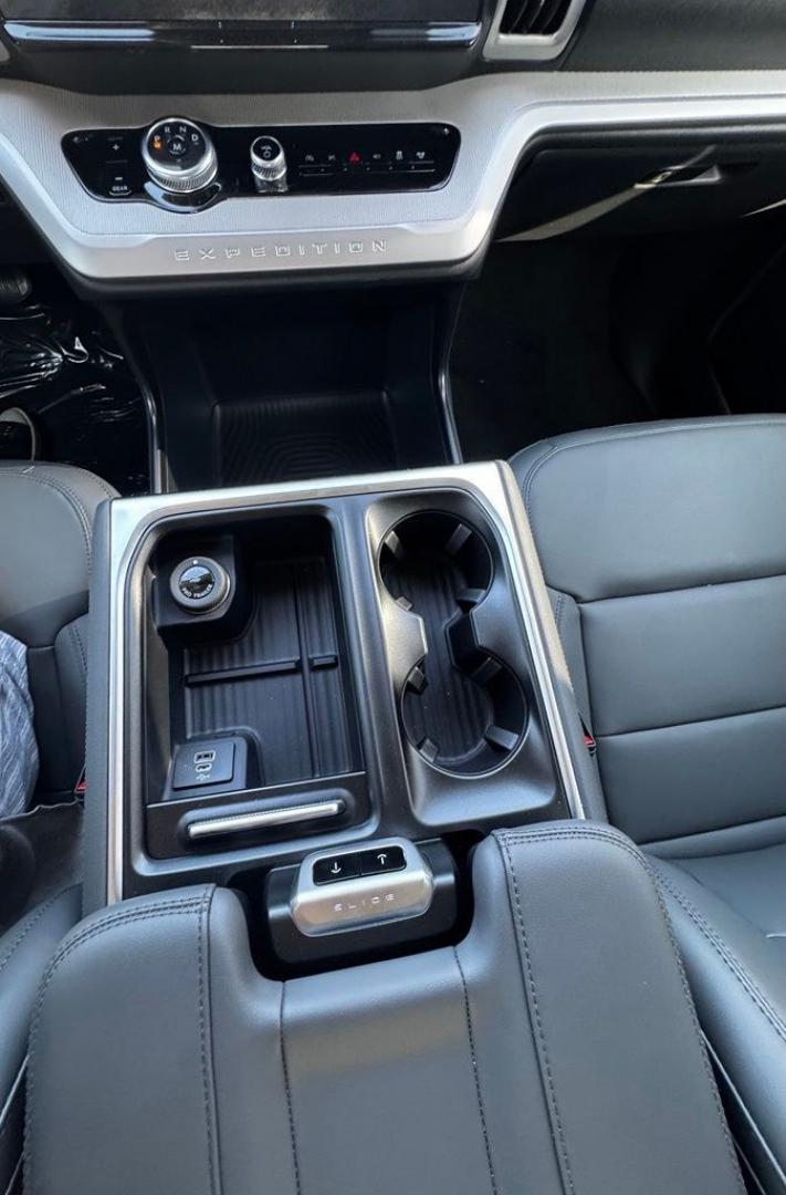 2026 White Metallic /Ultra Dark Space Gray Ford Expedition Active (1FMJU1H80TE) with an EcoBoost 3.5L V6 GTDi DOHC 24V Twin Turbocharged engine, Automatic transmission, located at 1105 E Mulberry, Kaufman, TX, 75142, (972) 962-2151, 32.589550, -96.300926 - White Metallic 2026 Ford Expedition 4D Sport Utility Active RWD 10-Speed Automatic EcoBoost 3.5L V6 GTDi DOHC 24V Twin Turbocharged- Photo#26