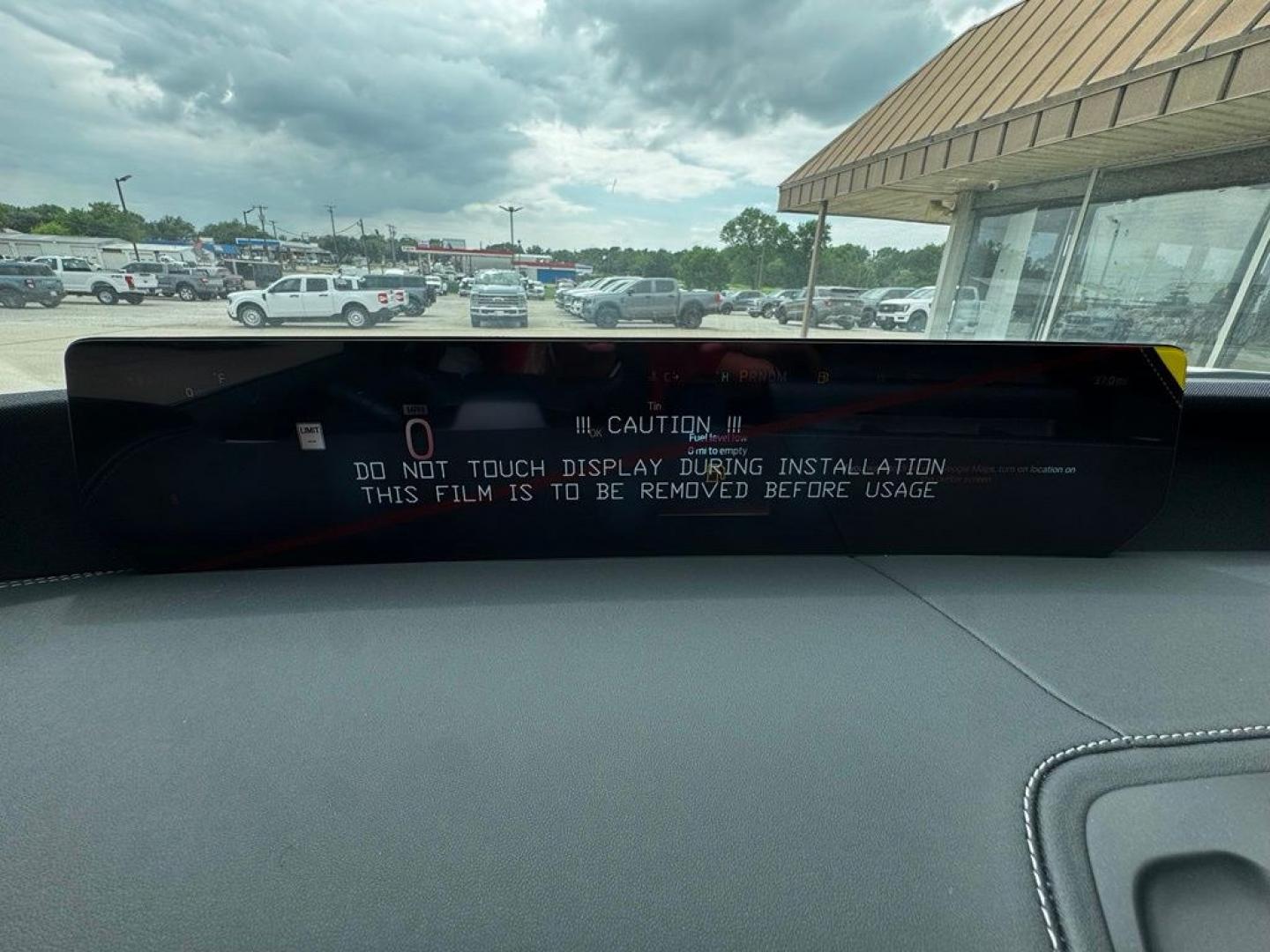 2026 White Metallic /Salt Crystal Gray Ford Expedition Platinum (1FMJU1MG6TE) with an 3.5L V6 EcoBoost High Output engine, Automatic transmission, located at 1105 E Mulberry, Kaufman, TX, 75142, (972) 962-2151, 32.589550, -96.300926 - 4WD.<br>Star White Metallic Tri-Coat 2026 Ford Expedition 4D Sport Utility Platinum 4WD 10-Speed Automatic 3.5L V6 EcoBoost High Output- Photo#23