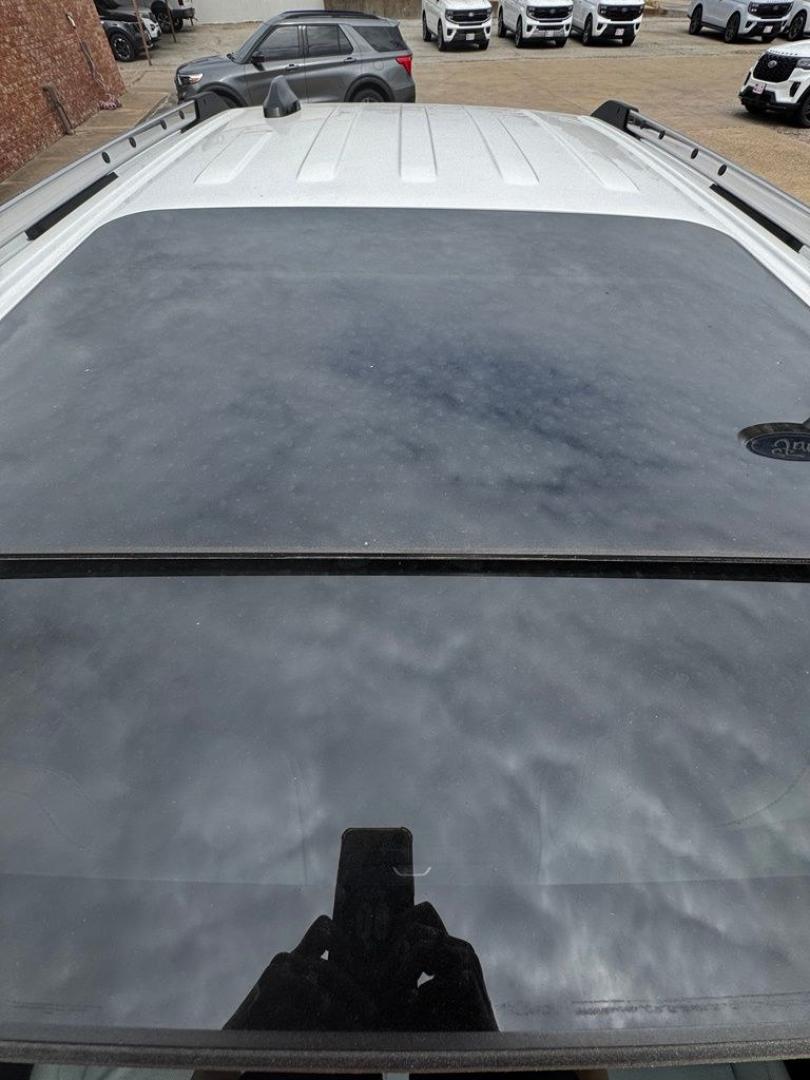 2026 White Metallic /Salt Crystal Gray Ford Expedition Platinum (1FMJU1MG6TE) with an 3.5L V6 EcoBoost High Output engine, Automatic transmission, located at 1105 E Mulberry, Kaufman, TX, 75142, (972) 962-2151, 32.589550, -96.300926 - 4WD.<br>Star White Metallic Tri-Coat 2026 Ford Expedition 4D Sport Utility Platinum 4WD 10-Speed Automatic 3.5L V6 EcoBoost High Output- Photo#32
