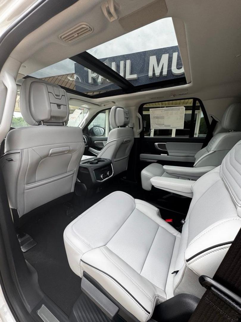 2026 White Metallic /Salt Crystal Gray Ford Expedition Platinum (1FMJU1MG6TE) with an 3.5L V6 EcoBoost High Output engine, Automatic transmission, located at 1105 E Mulberry, Kaufman, TX, 75142, (972) 962-2151, 32.589550, -96.300926 - 4WD.<br>Star White Metallic Tri-Coat 2026 Ford Expedition 4D Sport Utility Platinum 4WD 10-Speed Automatic 3.5L V6 EcoBoost High Output- Photo#33
