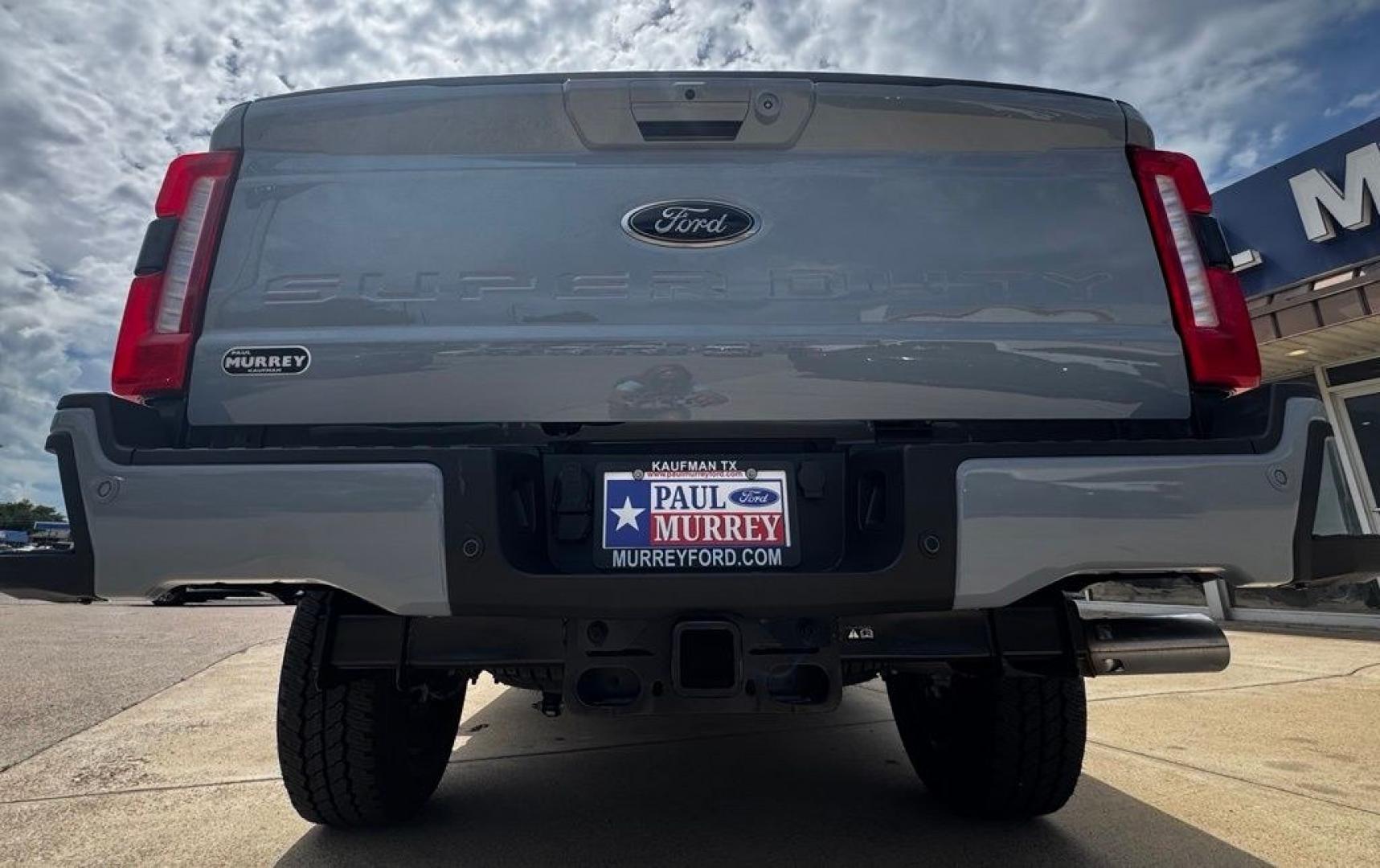 2026 Gray Metallic /Black Onyx Ford F-250SD Lariat (1FT8W2BT0TE) with an Power Stroke 6.7L V8 DI 32V OHV Turbodiesel engine, Automatic transmission, located at 1105 E Mulberry, Kaufman, TX, 75142, (972) 962-2151, 32.589550, -96.300926 - $4,881 off MSRP!<br><br>4WD.<br>Glacier Gray Metallic Tri-Coat 2026 Ford F-250SD 4D Crew Cab Lariat 4WD 10-Speed Automatic Power Stroke 6.7L V8 DI 32V OHV Turbodiesel Price includes: $1000 - Retail Customer Cash. Exp. 09/30/2026- Photo#5