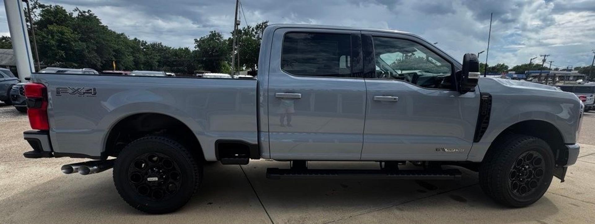 2026 Gray Metallic /Black Onyx Ford F-250SD Lariat (1FT8W2BT0TE) with an Power Stroke 6.7L V8 DI 32V OHV Turbodiesel engine, Automatic transmission, located at 1105 E Mulberry, Kaufman, TX, 75142, (972) 962-2151, 32.589550, -96.300926 - $4,881 off MSRP!<br><br>4WD.<br>Glacier Gray Metallic Tri-Coat 2026 Ford F-250SD 4D Crew Cab Lariat 4WD 10-Speed Automatic Power Stroke 6.7L V8 DI 32V OHV Turbodiesel Price includes: $1000 - Retail Customer Cash. Exp. 09/30/2026- Photo#8
