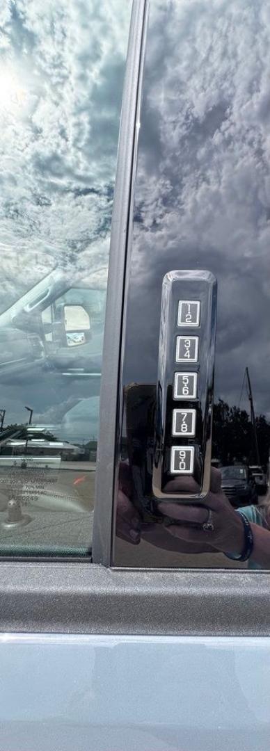 2026 Gray Metallic /Black Onyx Ford F-250SD Lariat (1FT8W2BT0TE) with an Power Stroke 6.7L V8 DI 32V OHV Turbodiesel engine, Automatic transmission, located at 1105 E Mulberry, Kaufman, TX, 75142, (972) 962-2151, 32.589550, -96.300926 - $4,881 off MSRP!<br><br>4WD.<br>Glacier Gray Metallic Tri-Coat 2026 Ford F-250SD 4D Crew Cab Lariat 4WD 10-Speed Automatic Power Stroke 6.7L V8 DI 32V OHV Turbodiesel Price includes: $1000 - Retail Customer Cash. Exp. 09/30/2026- Photo#10