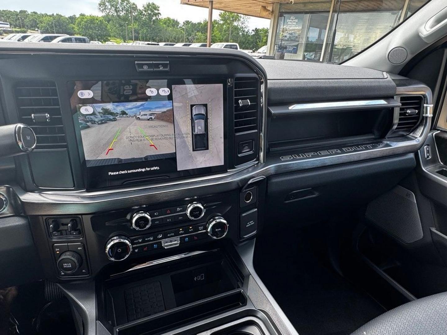 2026 Gray Metallic /Black Onyx Ford F-250SD Lariat (1FT8W2BT0TE) with an Power Stroke 6.7L V8 DI 32V OHV Turbodiesel engine, Automatic transmission, located at 1105 E Mulberry, Kaufman, TX, 75142, (972) 962-2151, 32.589550, -96.300926 - $4,881 off MSRP!<br><br>4WD.<br>Glacier Gray Metallic Tri-Coat 2026 Ford F-250SD 4D Crew Cab Lariat 4WD 10-Speed Automatic Power Stroke 6.7L V8 DI 32V OHV Turbodiesel Price includes: $1000 - Retail Customer Cash. Exp. 09/30/2026- Photo#17
