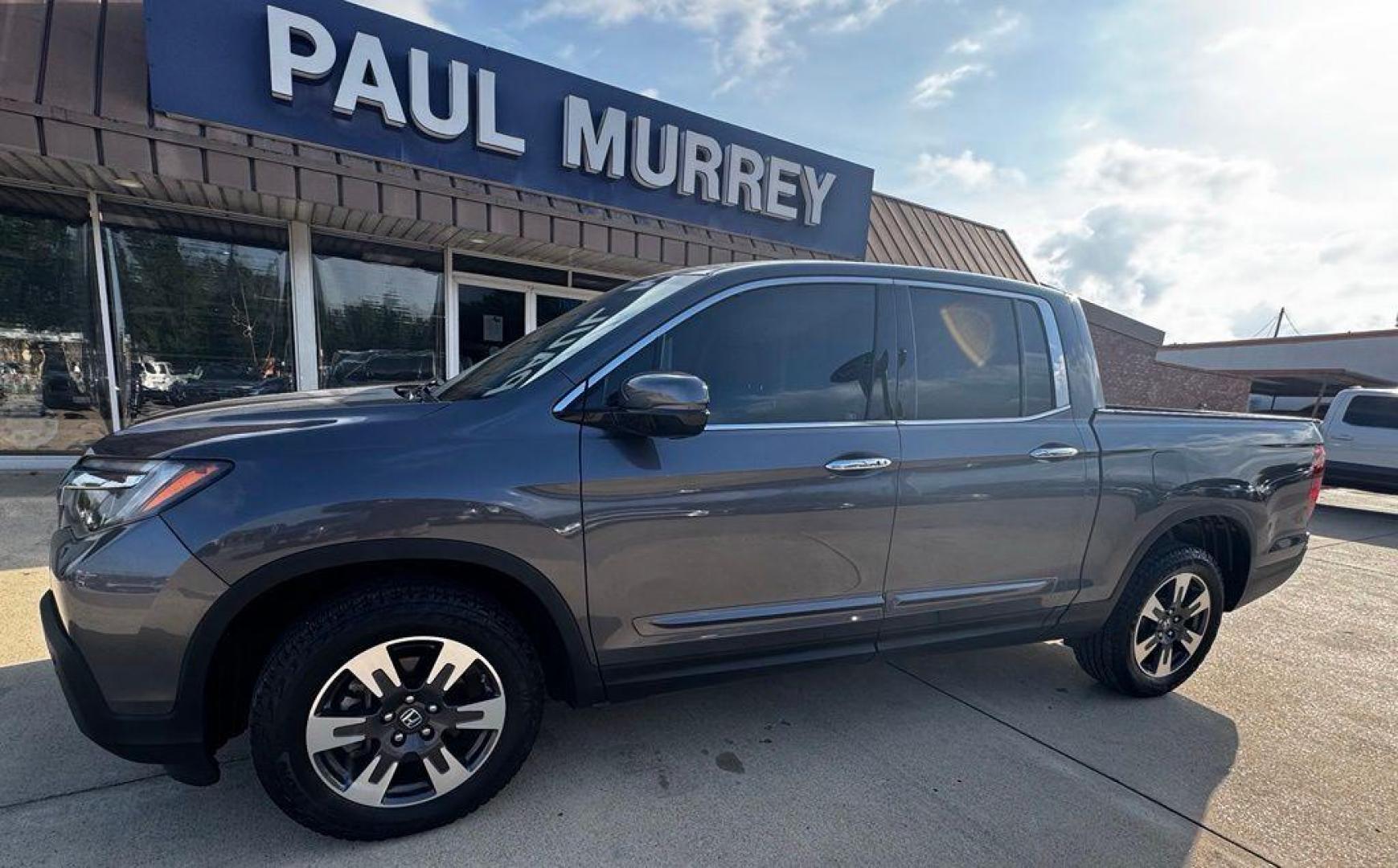 2019 Modern Steel Metallic Honda Ridgeline RTL-E (5FPYK3F72KB) with an 3.5L V6 SOHC i-VTEC 24V engine, Automatic transmission, located at 1105 E Mulberry, Kaufman, TX, 75142, (972) 962-2151, 32.589550, -96.300926 - Gray 2019 Honda Ridgeline 4D Crew Cab RTL-E AWD 6-Speed Automatic 3.5L V6 SOHC i-VTEC 24V Leather.<br><br><br>Recent Arrival! Odometer is 36426 miles below market average!<br><br><br>Please call Paul Murrey Ford Inc. In Kaufman Texas A Family Dealership Since 1952 Serving the Dallas Fort Worth and E - Photo#1