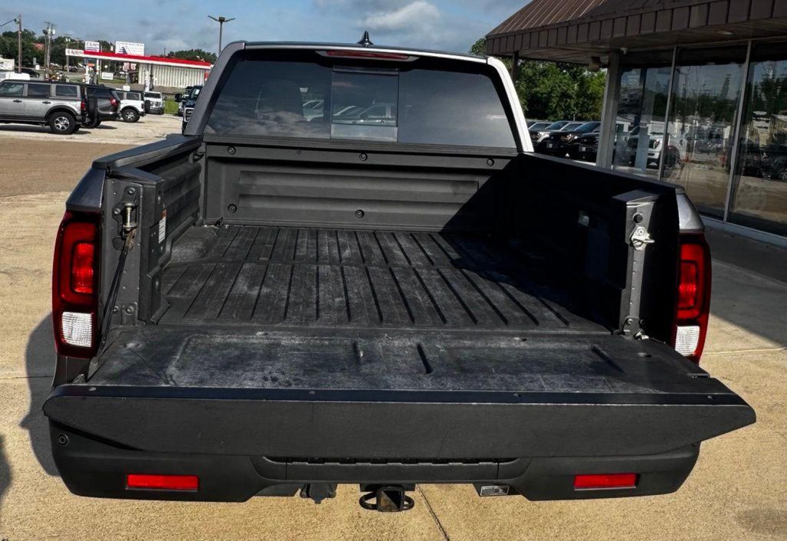 2019 Modern Steel Metallic Honda Ridgeline RTL-E (5FPYK3F72KB) with an 3.5L V6 SOHC i-VTEC 24V engine, Automatic transmission, located at 1105 E Mulberry, Kaufman, TX, 75142, (972) 962-2151, 32.589550, -96.300926 - Gray 2019 Honda Ridgeline 4D Crew Cab RTL-E AWD 6-Speed Automatic 3.5L V6 SOHC i-VTEC 24V Leather.<br><br><br>Recent Arrival! Odometer is 36426 miles below market average!<br><br><br>Please call Paul Murrey Ford Inc. In Kaufman Texas A Family Dealership Since 1952 Serving the Dallas Fort Worth and E - Photo#7