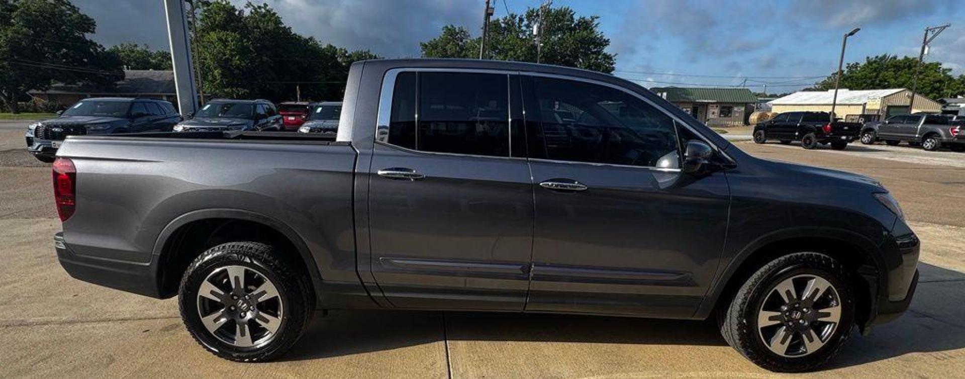 2019 Modern Steel Metallic Honda Ridgeline RTL-E (5FPYK3F72KB) with an 3.5L V6 SOHC i-VTEC 24V engine, Automatic transmission, located at 1105 E Mulberry, Kaufman, TX, 75142, (972) 962-2151, 32.589550, -96.300926 - Gray 2019 Honda Ridgeline 4D Crew Cab RTL-E AWD 6-Speed Automatic 3.5L V6 SOHC i-VTEC 24V Leather.<br><br><br>Recent Arrival! Odometer is 36426 miles below market average!<br><br><br>Please call Paul Murrey Ford Inc. In Kaufman Texas A Family Dealership Since 1952 Serving the Dallas Fort Worth and E - Photo#9
