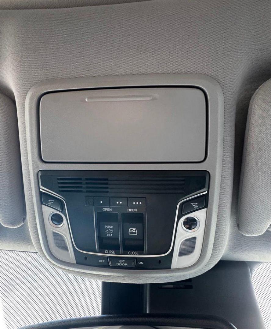 2019 Modern Steel Metallic Honda Ridgeline RTL-E (5FPYK3F72KB) with an 3.5L V6 SOHC i-VTEC 24V engine, Automatic transmission, located at 1105 E Mulberry, Kaufman, TX, 75142, (972) 962-2151, 32.589550, -96.300926 - Gray 2019 Honda Ridgeline 4D Crew Cab RTL-E AWD 6-Speed Automatic 3.5L V6 SOHC i-VTEC 24V Leather.<br><br><br>Recent Arrival! Odometer is 36426 miles below market average!<br><br><br>Please call Paul Murrey Ford Inc. In Kaufman Texas A Family Dealership Since 1952 Serving the Dallas Fort Worth and E - Photo#16