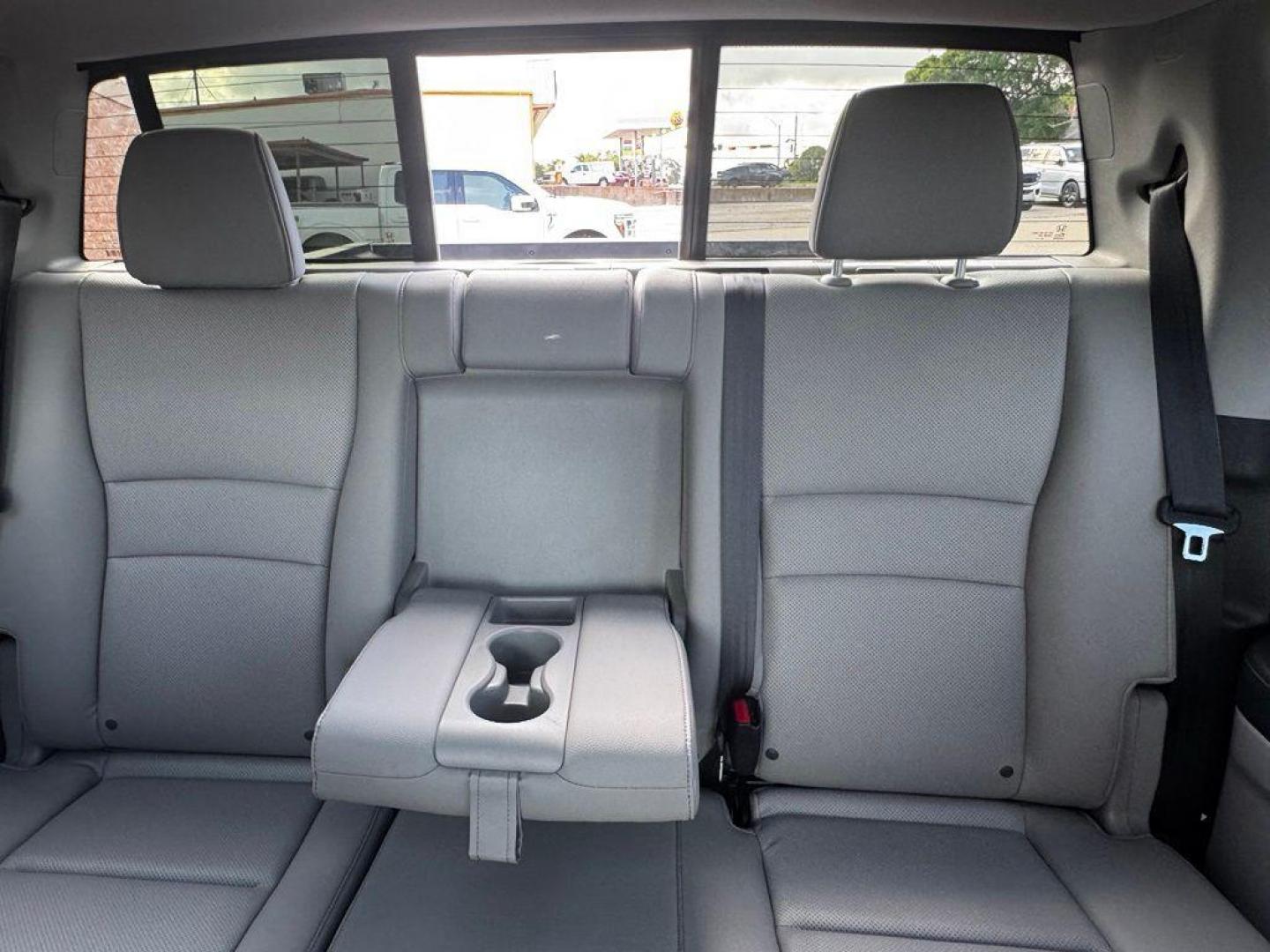 2019 Modern Steel Metallic Honda Ridgeline RTL-E (5FPYK3F72KB) with an 3.5L V6 SOHC i-VTEC 24V engine, Automatic transmission, located at 1105 E Mulberry, Kaufman, TX, 75142, (972) 962-2151, 32.589550, -96.300926 - Gray 2019 Honda Ridgeline 4D Crew Cab RTL-E AWD 6-Speed Automatic 3.5L V6 SOHC i-VTEC 24V Leather.<br><br><br>Recent Arrival! Odometer is 36426 miles below market average!<br><br><br>Please call Paul Murrey Ford Inc. In Kaufman Texas A Family Dealership Since 1952 Serving the Dallas Fort Worth and E - Photo#19