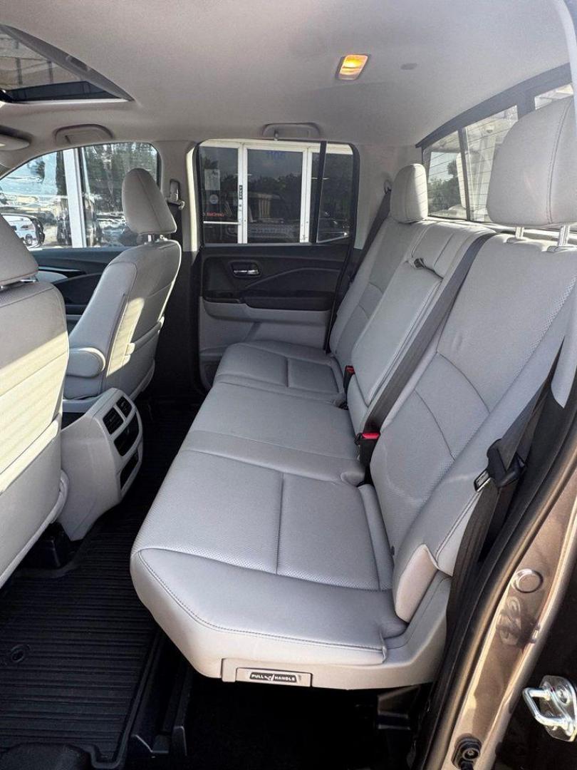 2019 Modern Steel Metallic Honda Ridgeline RTL-E (5FPYK3F72KB) with an 3.5L V6 SOHC i-VTEC 24V engine, Automatic transmission, located at 1105 E Mulberry, Kaufman, TX, 75142, (972) 962-2151, 32.589550, -96.300926 - Gray 2019 Honda Ridgeline 4D Crew Cab RTL-E AWD 6-Speed Automatic 3.5L V6 SOHC i-VTEC 24V Leather.<br><br><br>Recent Arrival! Odometer is 36426 miles below market average!<br><br><br>Please call Paul Murrey Ford Inc. In Kaufman Texas A Family Dealership Since 1952 Serving the Dallas Fort Worth and E - Photo#23