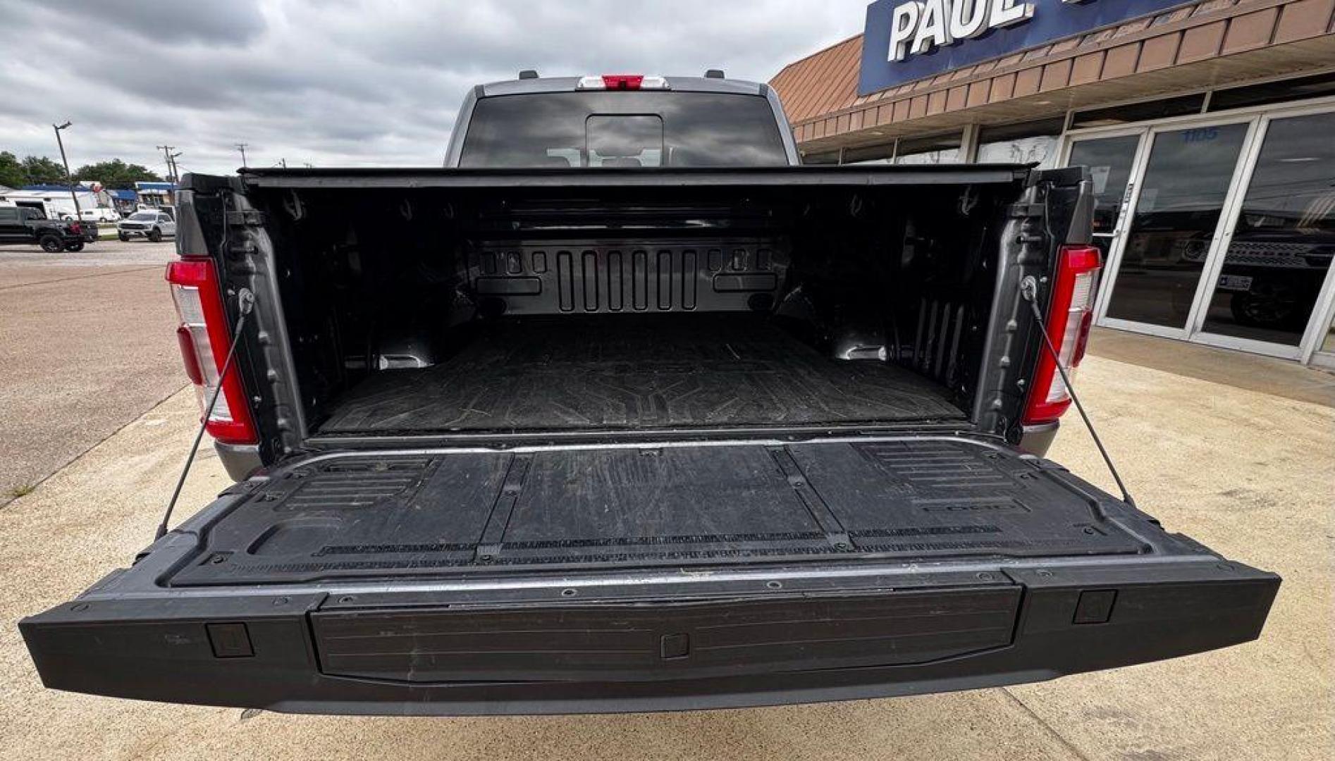 2021 Gray Metallic /Black Ford F-150 Platinum (1FTFW1E83MF) with an 3.5L V6 EcoBoost engine, Automatic transmission, located at 1105 E Mulberry, Kaufman, TX, 75142, (972) 962-2151, 32.589550, -96.300926 - Gray Metallic 2021 Ford F-150 4D SuperCrew Platinum 4WD 10-Speed Automatic 3.5L V6 EcoBoost 4WD.<br><br><br>Recent Arrival! Odometer is 5572 miles below market average!<br><br>Awards:<br> * NACTOY 2021 North American Truck of the Year<br>Please call Paul Murrey Ford Inc. In Kaufman Texas A Family D - Photo#8