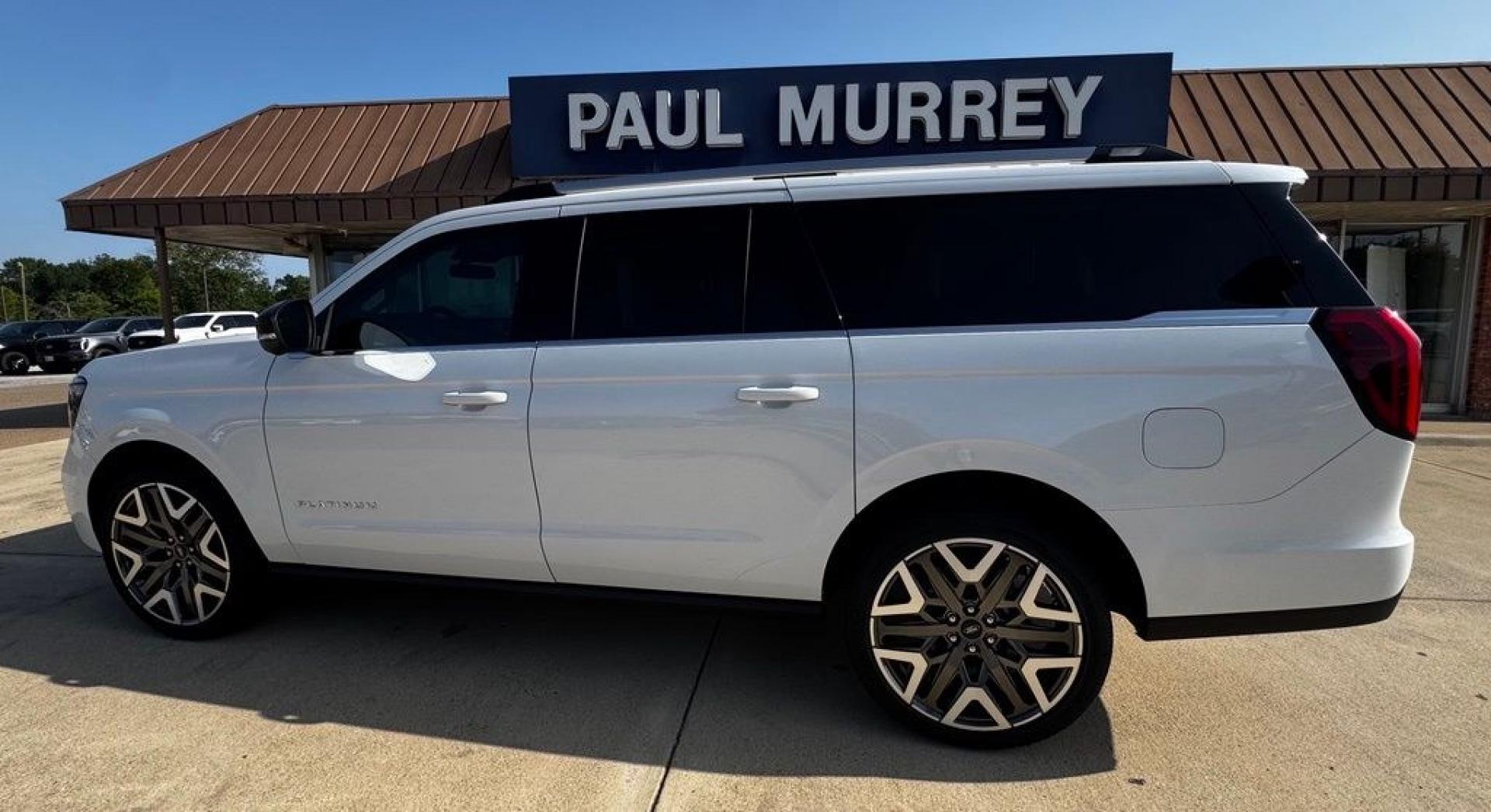 2026 White Metallic /Salt Crystal Gray Ford Expedition Max Platinum (1FMJK1MG2TE) with an 3.5L V6 EcoBoost High Output engine, Automatic transmission, located at 1105 E Mulberry, Kaufman, TX, 75142, (972) 962-2151, 32.589550, -96.300926 - Star White Metallic Tri-Coat 2026 Ford Expedition Max 4D Sport Utility Platinum 4WD 10-Speed Automatic 3.5L V6 EcoBoost High Output- Photo#2