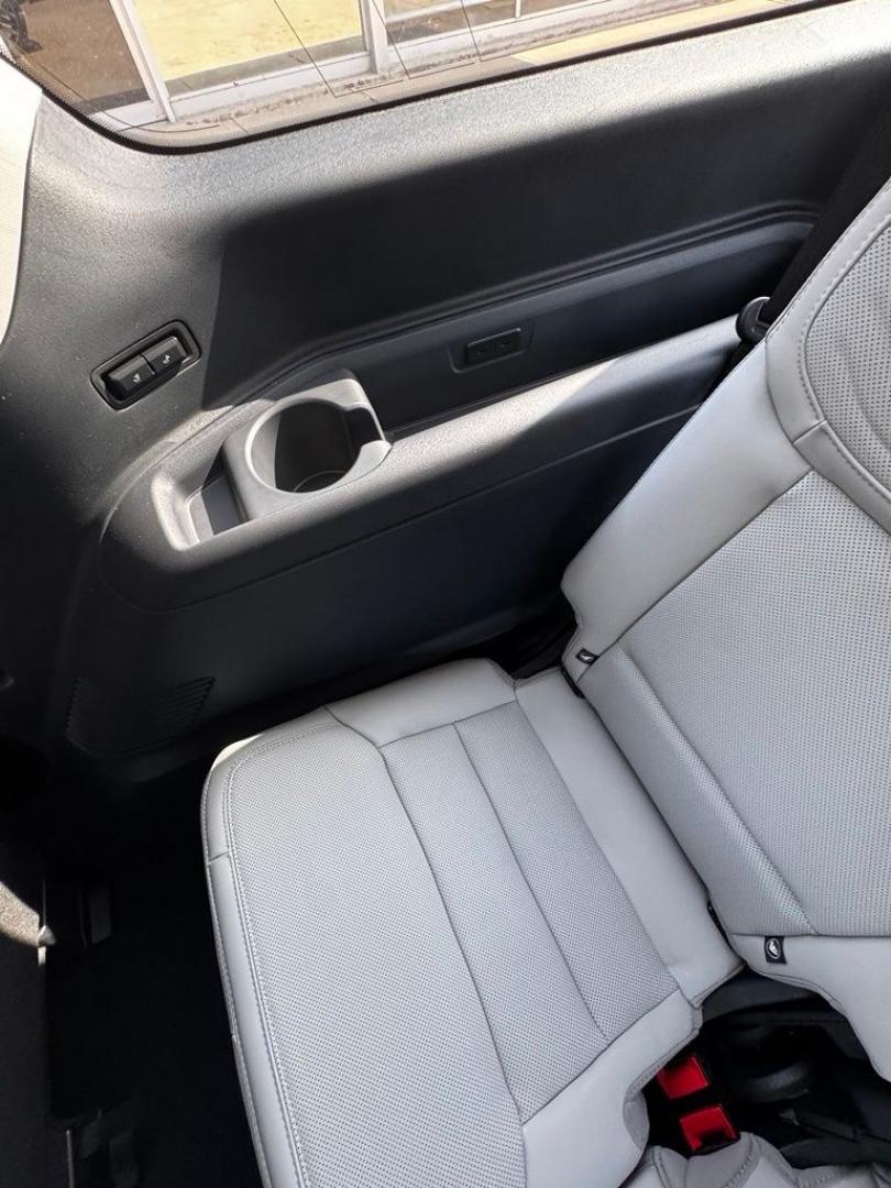 2026 White Metallic /Salt Crystal Gray Ford Expedition Max Platinum (1FMJK1MG2TE) with an 3.5L V6 EcoBoost High Output engine, Automatic transmission, located at 1105 E Mulberry, Kaufman, TX, 75142, (972) 962-2151, 32.589550, -96.300926 - Star White Metallic Tri-Coat 2026 Ford Expedition Max 4D Sport Utility Platinum 4WD 10-Speed Automatic 3.5L V6 EcoBoost High Output- Photo#29