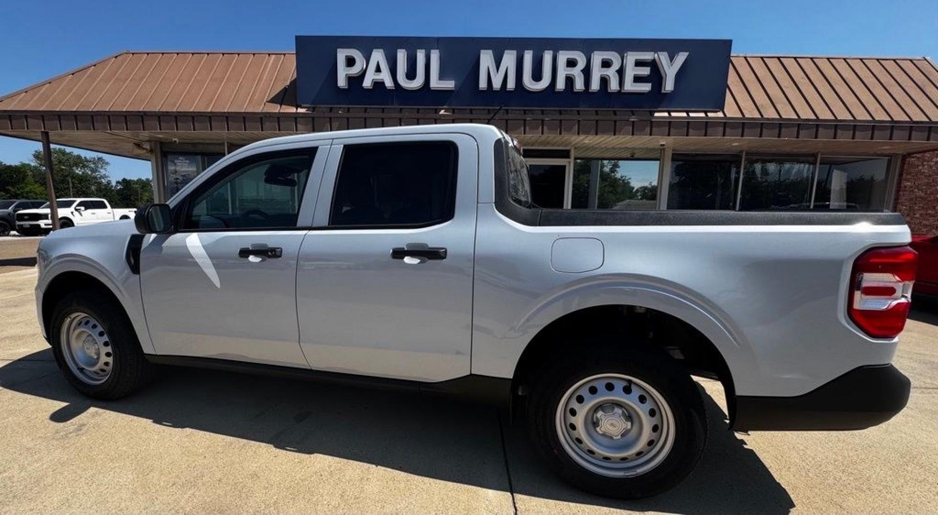 2026 White Metallic /Black Onyx/Dark Slate Ford Maverick XL (3FTTW8A37TR) with an 2.5L I-4 Hybrid engine, CVT transmission, located at 1105 E Mulberry, Kaufman, TX, 75142, (972) 962-2151, 32.589550, -96.300926 - Recent Arrival!<br><br>2.5L I-4 Hybrid.<br>White Metallic 2026 Ford Maverick 4D Crew Cab XL FWD CVT 2.5L I-4 Hybrid 42/35 City/Highway MPG<br><br>42/35 City/Highway MPG- Photo#4
