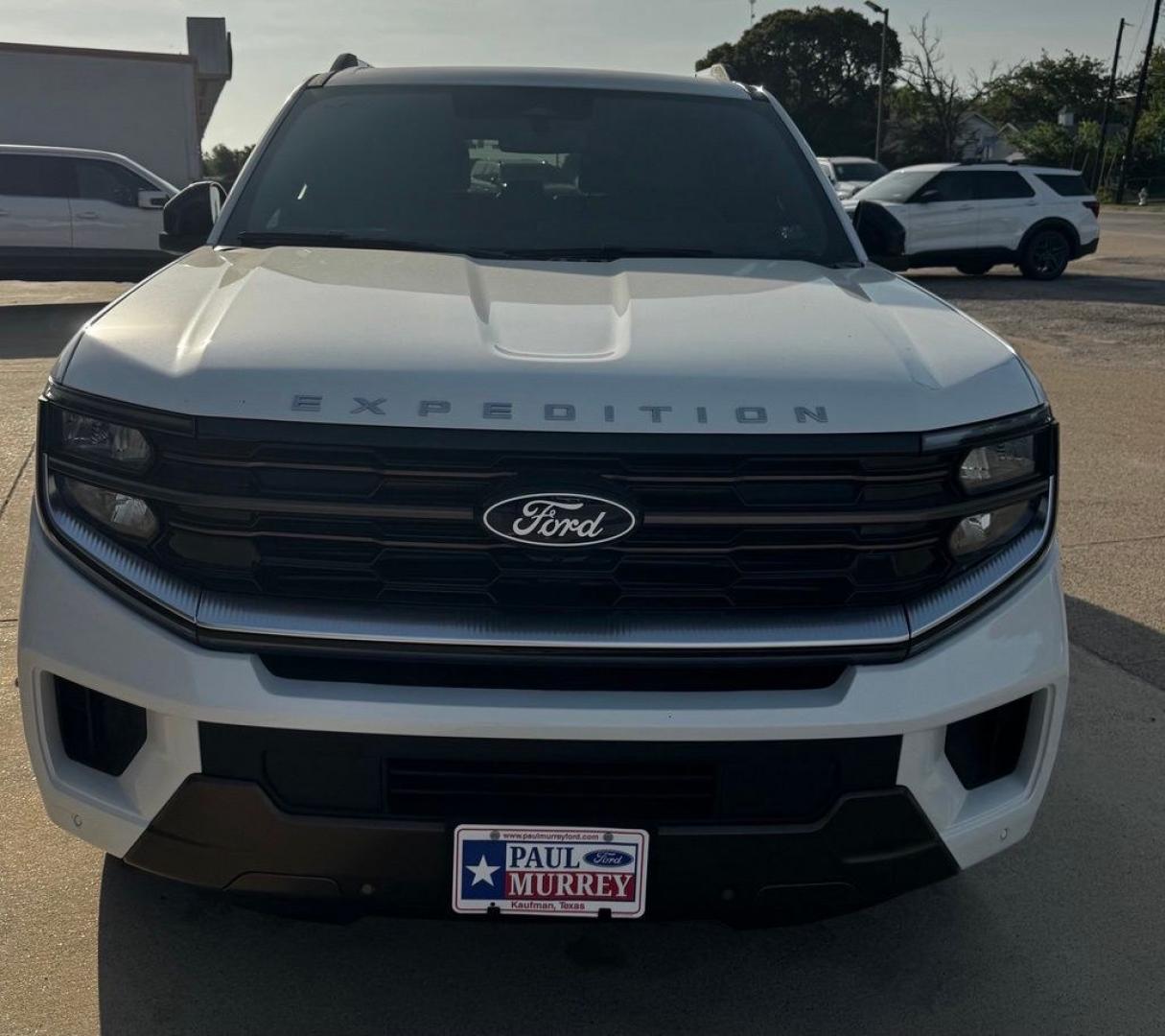 2027 White Metallic /Mesa Ford Expedition Max King Ranch (1FMJK1P89VE) with an 3.5L V6 engine, Automatic transmission, located at 1105 E Mulberry, Kaufman, TX, 75142, (972) 962-2151, 32.589550, -96.300926 - Star White Metallic Tri-Coat 2027 Ford Expedition Max 4D Sport Utility King Ranch 4WD 10-Speed Automatic 3.5L V6 15/22 City/Highway MPG- Photo#4