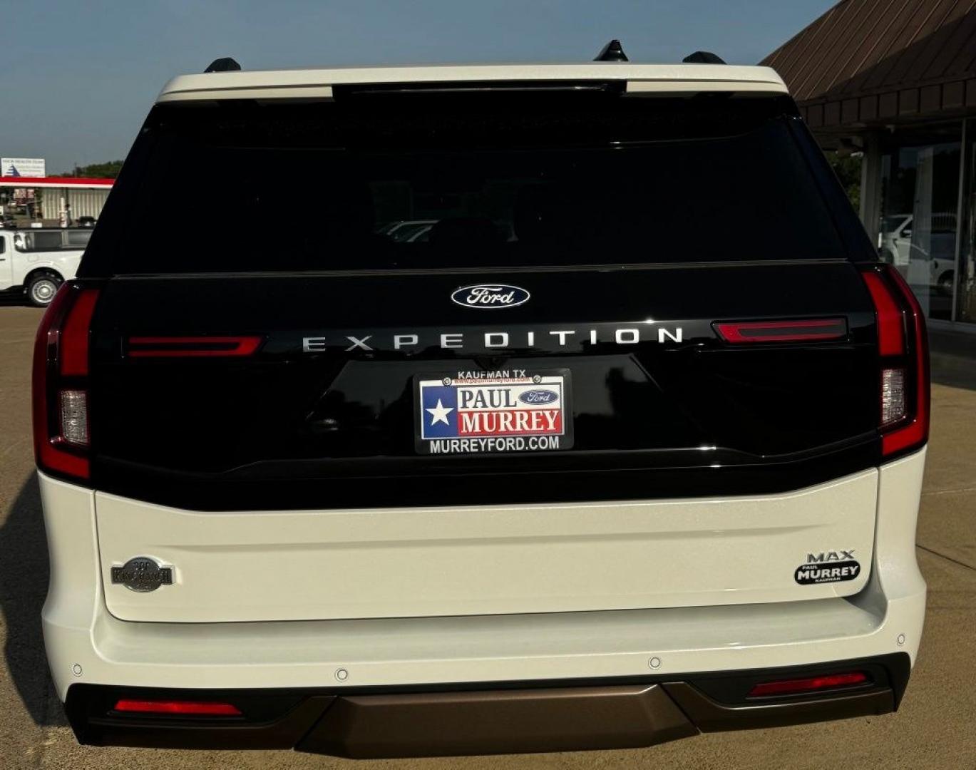 2027 White Metallic /Mesa Ford Expedition Max King Ranch (1FMJK1P89VE) with an 3.5L V6 engine, Automatic transmission, located at 1105 E Mulberry, Kaufman, TX, 75142, (972) 962-2151, 32.589550, -96.300926 - Star White Metallic Tri-Coat 2027 Ford Expedition Max 4D Sport Utility King Ranch 4WD 10-Speed Automatic 3.5L V6 15/22 City/Highway MPG- Photo#5