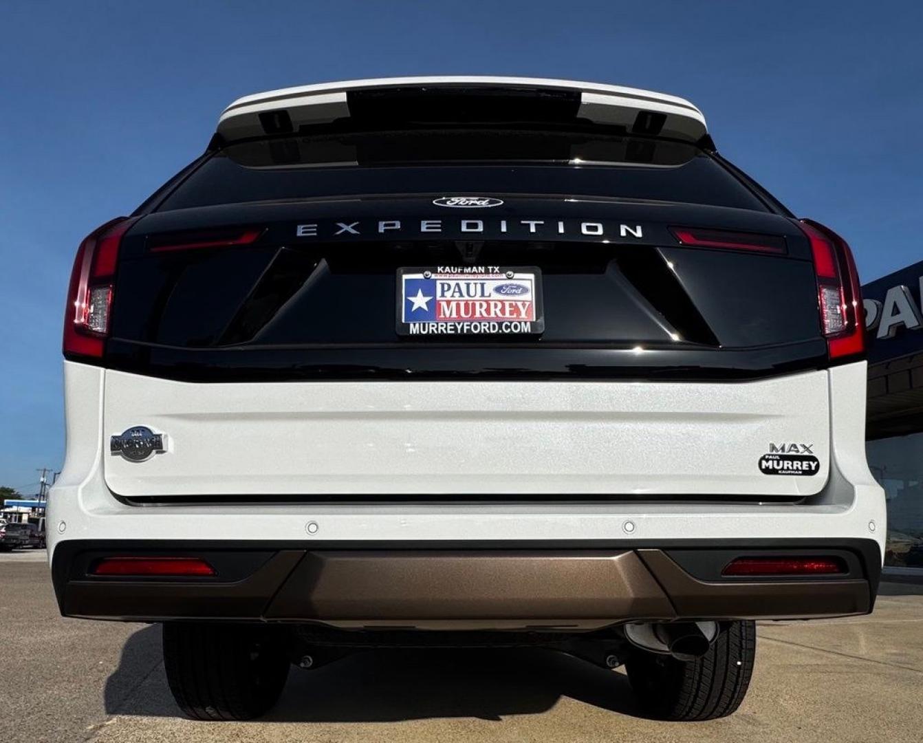 2027 White Metallic /Mesa Ford Expedition Max King Ranch (1FMJK1P89VE) with an 3.5L V6 engine, Automatic transmission, located at 1105 E Mulberry, Kaufman, TX, 75142, (972) 962-2151, 32.589550, -96.300926 - Star White Metallic Tri-Coat 2027 Ford Expedition Max 4D Sport Utility King Ranch 4WD 10-Speed Automatic 3.5L V6 15/22 City/Highway MPG- Photo#6