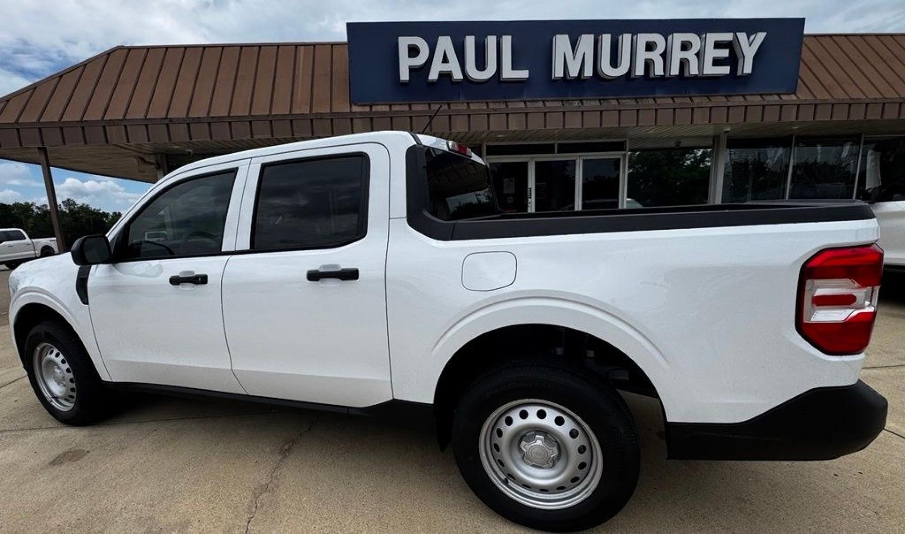 2026 Oxford White /Black Onyx/Dark Slate Ford Maverick XL (3FTTW8A33TR) with an 2.5L I-4 Hybrid engine, CVT transmission, located at 1105 E Mulberry, Kaufman, TX, 75142, (972) 962-2151, 32.589550, -96.300926 - 2.5L I-4 Hybrid.<br>Oxford White 2026 Ford Maverick 4D Crew Cab XL FWD CVT 2.5L I-4 Hybrid 42/35 City/Highway MPG<br><br>42/35 City/Highway MPG- Photo#2
