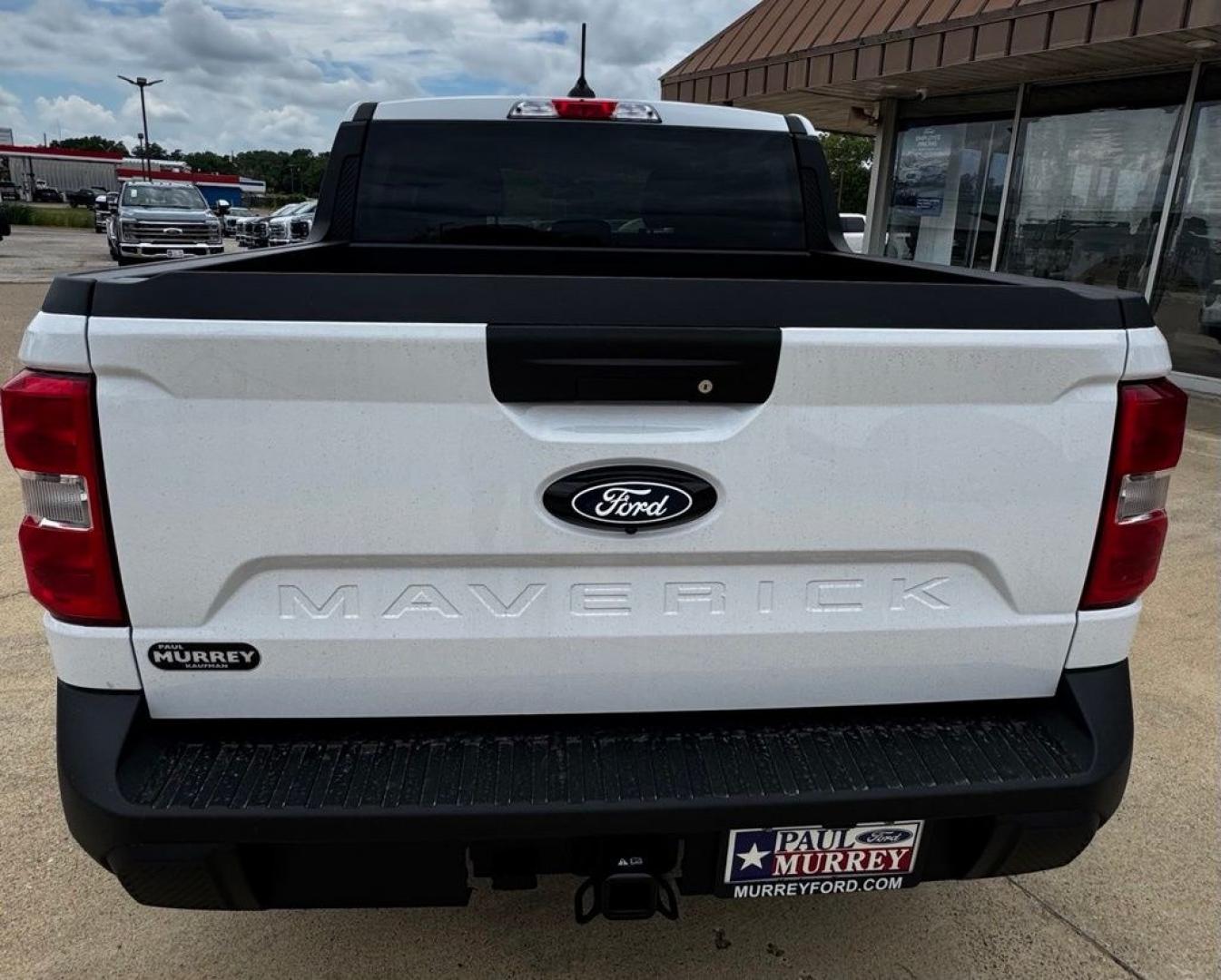 2026 Oxford White /Black Onyx/Dark Slate Ford Maverick XL (3FTTW8A33TR) with an 2.5L I-4 Hybrid engine, CVT transmission, located at 1105 E Mulberry, Kaufman, TX, 75142, (972) 962-2151, 32.589550, -96.300926 - 2.5L I-4 Hybrid.<br>Oxford White 2026 Ford Maverick 4D Crew Cab XL FWD CVT 2.5L I-4 Hybrid 42/35 City/Highway MPG<br><br>42/35 City/Highway MPG- Photo#4