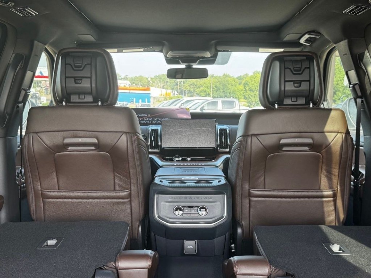 2027 White Metallic /Mesa Ford Expedition King Ranch (1FMJU1P88VE) with an EcoBoost 3.5L V6 GTDi DOHC 24V Twin Turbocharged engine, Automatic transmission, located at 1105 E Mulberry, Kaufman, TX, 75142, (972) 962-2151, 32.589550, -96.300926 - 4WD.<br>Star White Metallic Tri-Coat 2027 Ford Expedition 4D Sport Utility King Ranch 4WD 10-Speed Automatic EcoBoost 3.5L V6 GTDi DOHC 24V Twin Turbocharged 15/22 City/Highway MPG- Photo#19