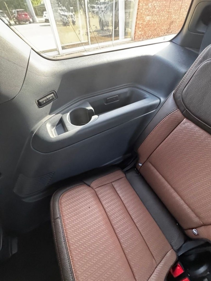 2027 White Metallic /Mesa Ford Expedition King Ranch (1FMJU1P88VE) with an EcoBoost 3.5L V6 GTDi DOHC 24V Twin Turbocharged engine, Automatic transmission, located at 1105 E Mulberry, Kaufman, TX, 75142, (972) 962-2151, 32.589550, -96.300926 - 4WD.<br>Star White Metallic Tri-Coat 2027 Ford Expedition 4D Sport Utility King Ranch 4WD 10-Speed Automatic EcoBoost 3.5L V6 GTDi DOHC 24V Twin Turbocharged 15/22 City/Highway MPG- Photo#22
