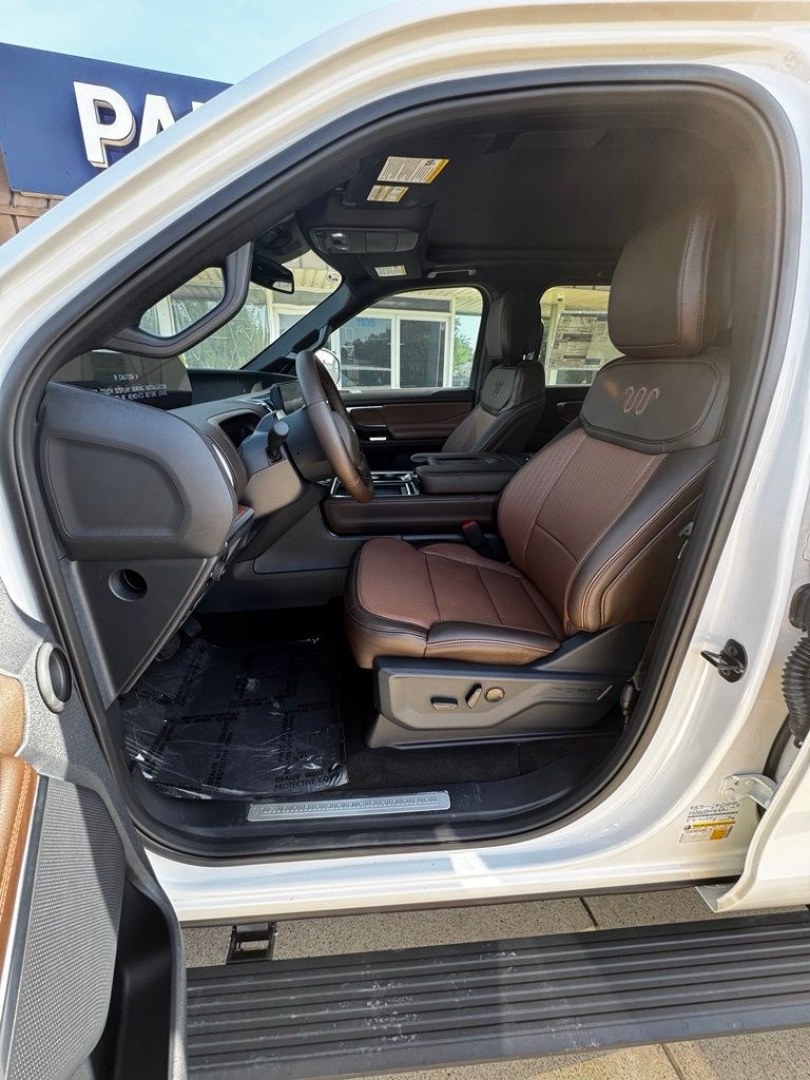 2027 White Metallic /Mesa Ford Expedition King Ranch (1FMJU1P88VE) with an EcoBoost 3.5L V6 GTDi DOHC 24V Twin Turbocharged engine, Automatic transmission, located at 1105 E Mulberry, Kaufman, TX, 75142, (972) 962-2151, 32.589550, -96.300926 - 4WD.<br>Star White Metallic Tri-Coat 2027 Ford Expedition 4D Sport Utility King Ranch 4WD 10-Speed Automatic EcoBoost 3.5L V6 GTDi DOHC 24V Twin Turbocharged 15/22 City/Highway MPG- Photo#23
